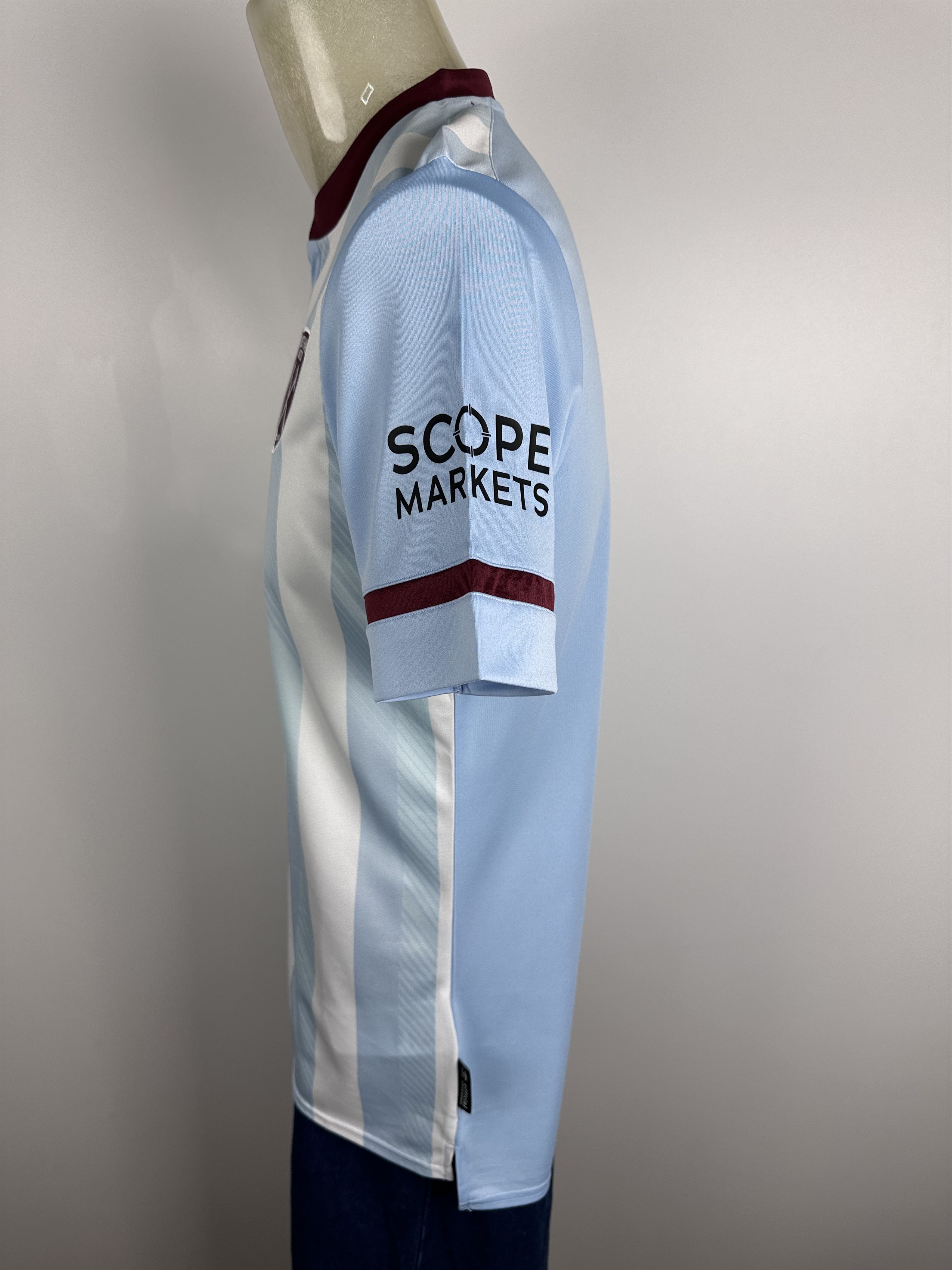 Umbro West Ham United 2021 2022 Football Shirt Soccer Jersey Umbro Size US M / EU 48-50 / 2 - 6 Thumbnail