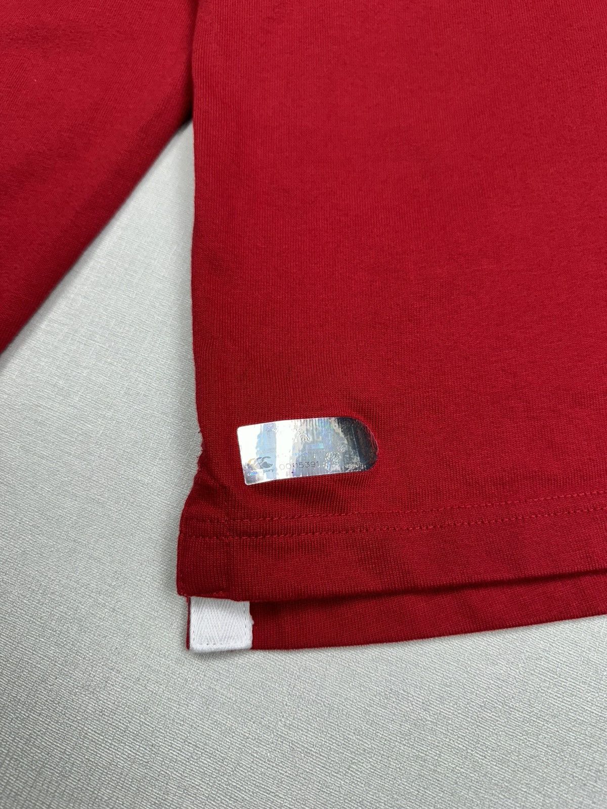Vintage Men’s Canterbury England O2 Long Sleeve Rugby Shirt size L Size US L / EU 52-54 / 3 - 4 Thumbnail