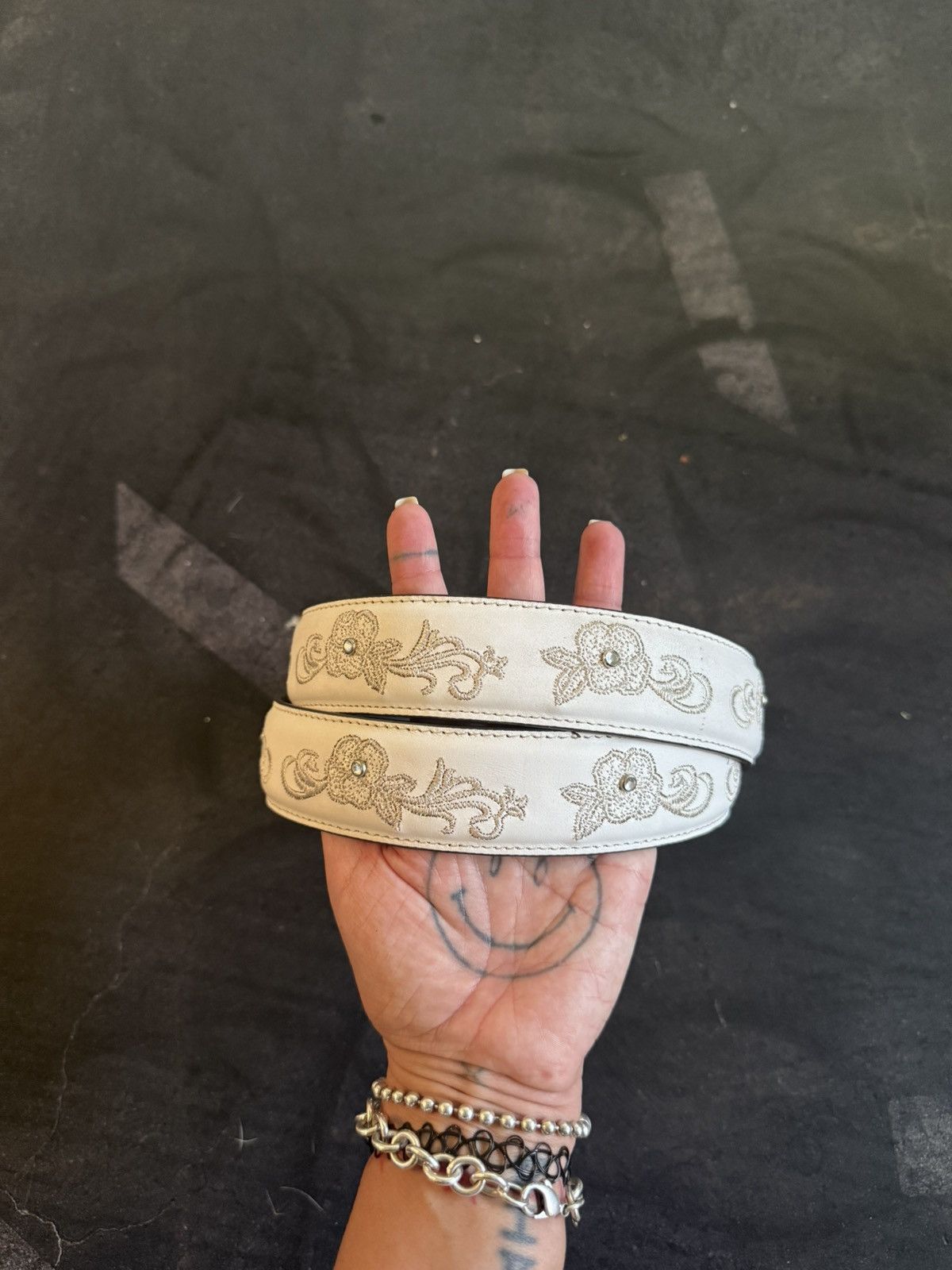 Other Shyanne White & Silver Concho Rhinestone belt Size 46 - 4 Thumbnail