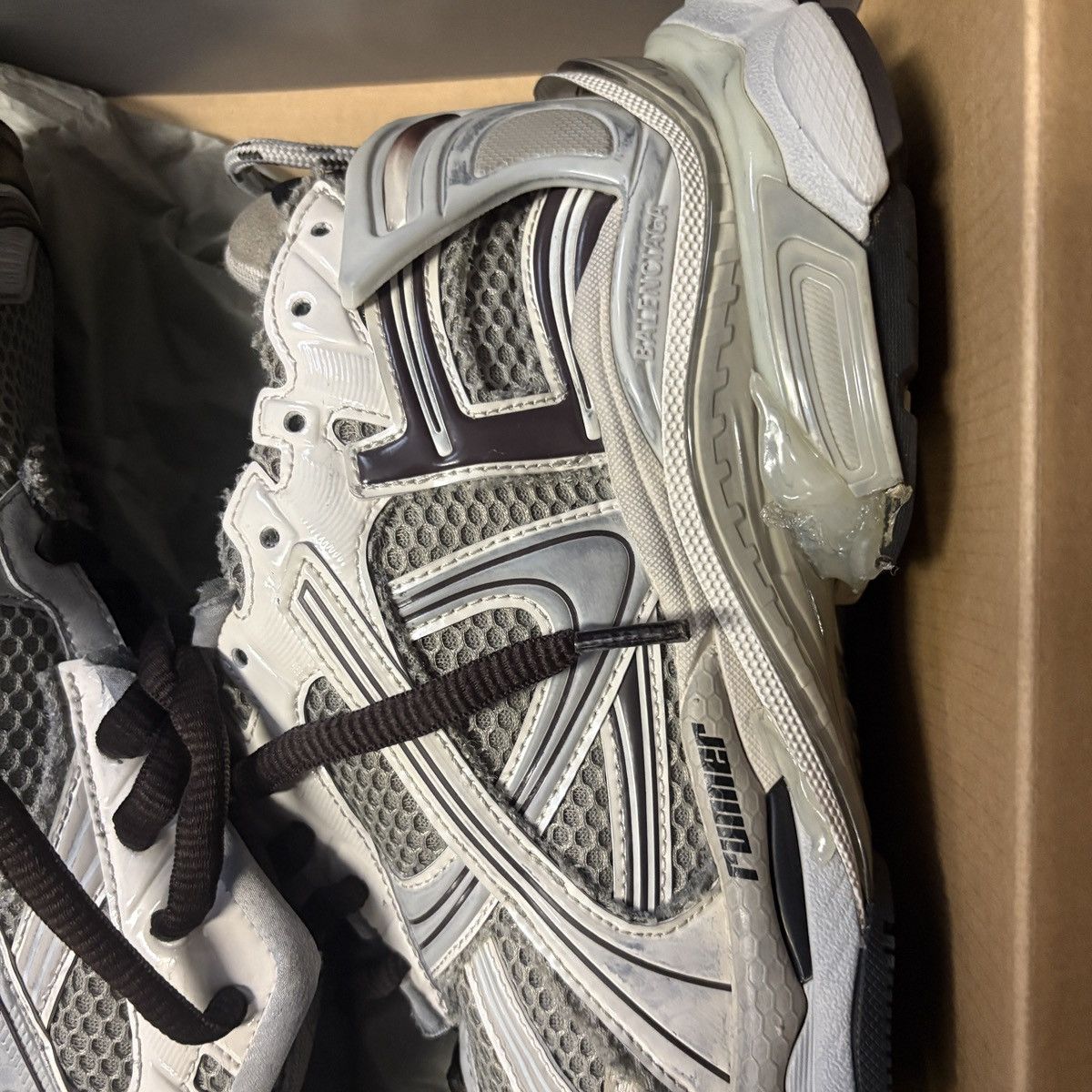 Balenciaga Balenciaga Runner Beige Brown Size US 12 / EU 45 - 11 Thumbnail