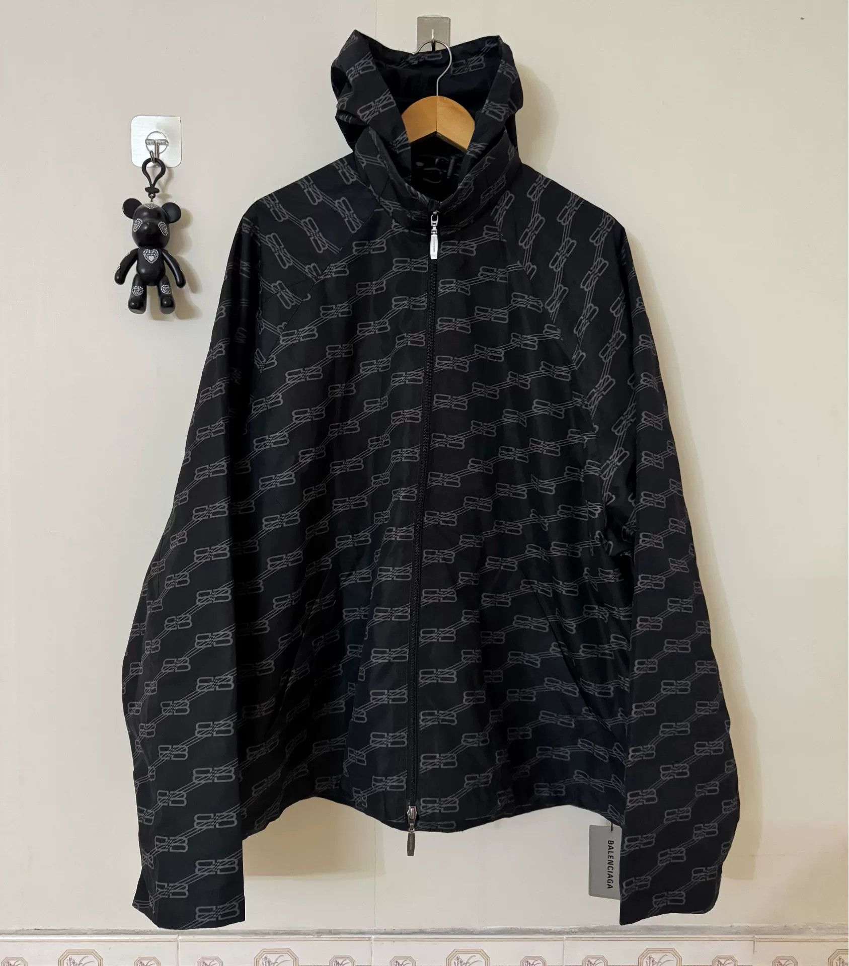 Balenciaga balenciaga logo buckle windbreaker jacket Size US XXS / EU 40 - 1 Thumbnail