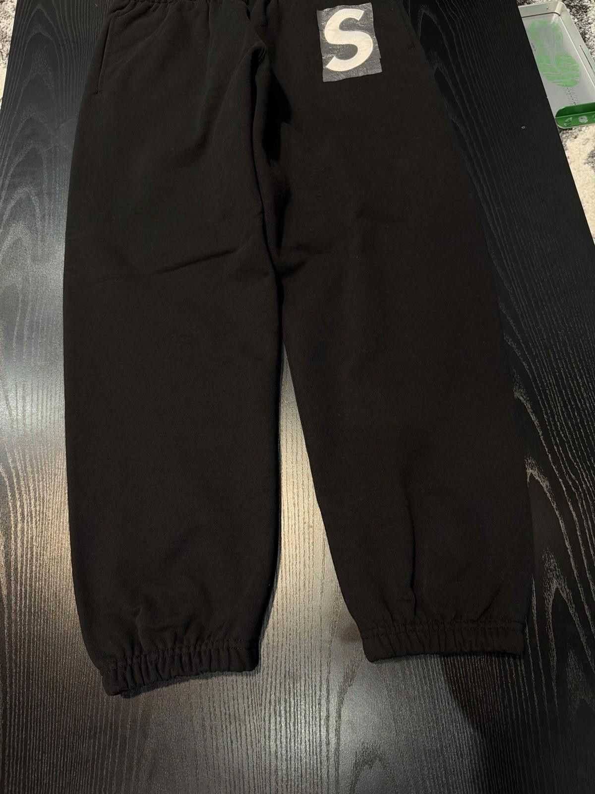 Supreme Supreme S Logo Sweatpants Black (SS25) Brand New Size Small Size US 30 / EU 46 - 4 Thumbnail