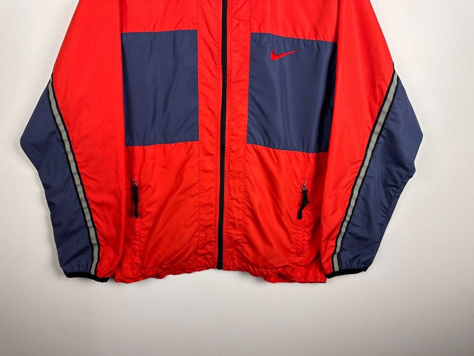 Nike Vintage 90’s Nike Jacket Windbreaker Red Grey Mens Size S Size US S / EU 44-46 / 1 - 4 Thumbnail