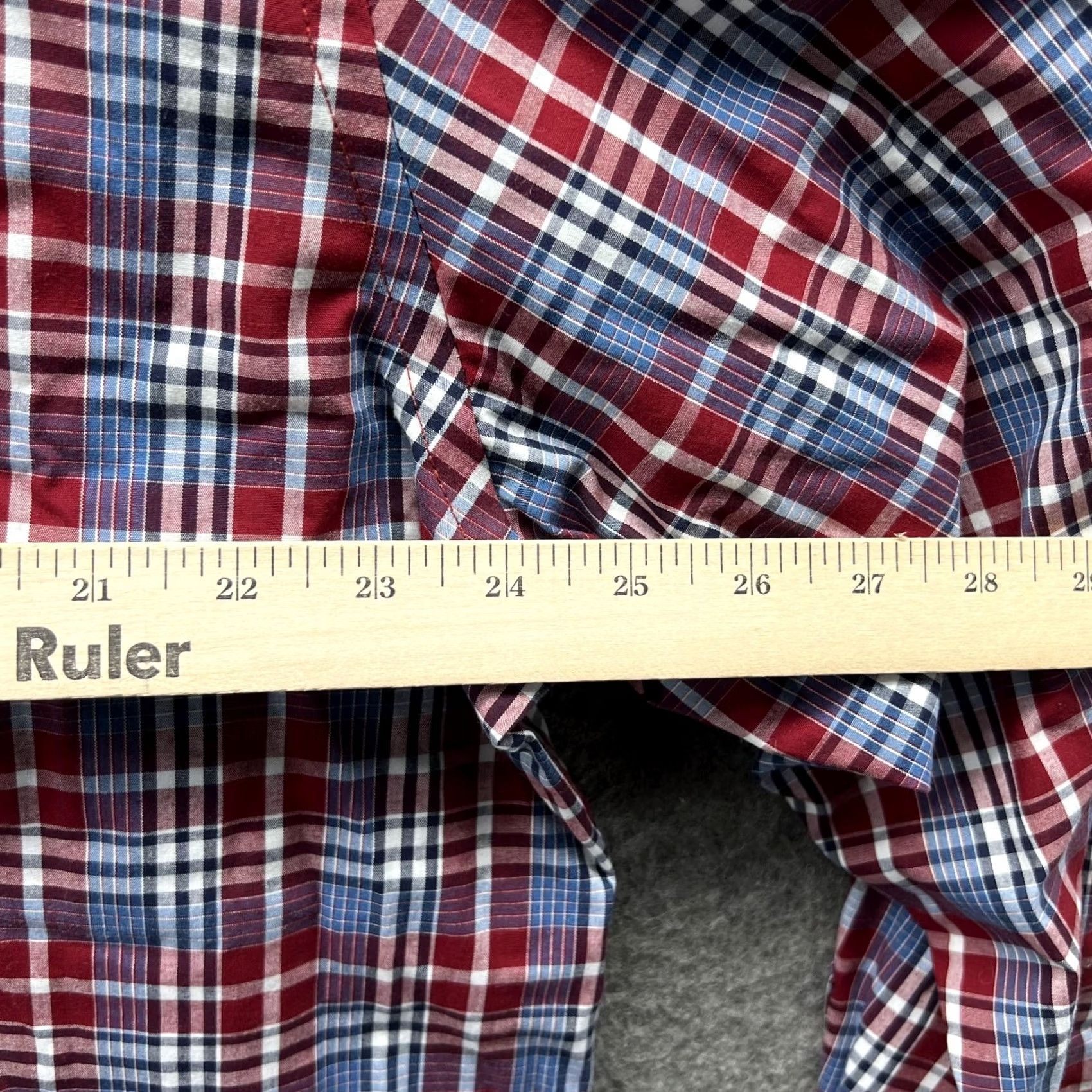 Izod VINTAGE IZOD Shirt Men XL Red Plaid Button-Down Casual Premium Essential Casual Shirt (Izod) Size US XL / EU 56 / 4 - 7 Thumbnail