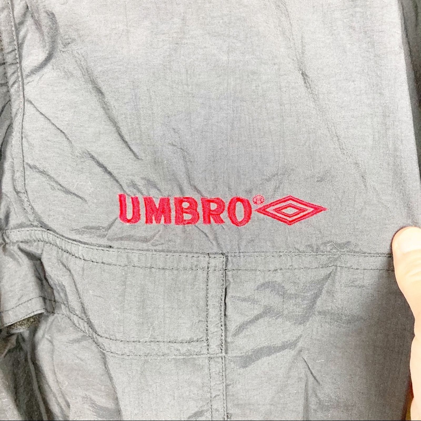 Umbro Vintage Umbro Black Red Windbreaker Sz XL Size US XL / EU 56 / 4 - 5 Thumbnail