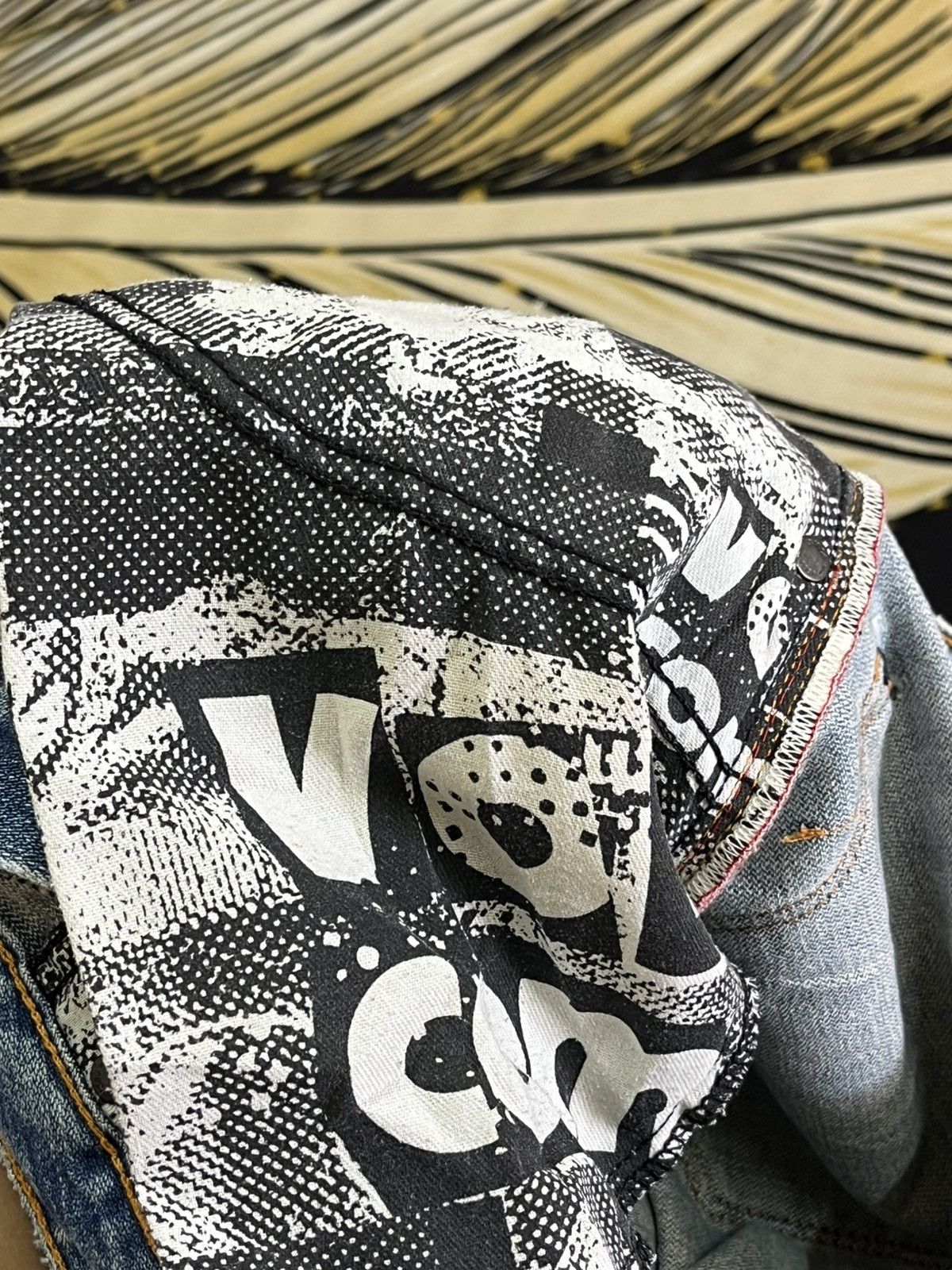 4GSELLER × Volcom Vintage Volcom Flare Distressed Denim Size US 33 - 15 Thumbnail