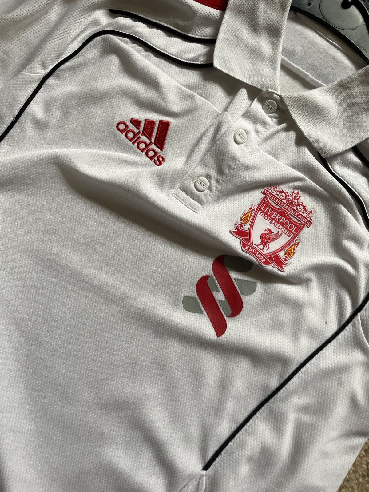 Adidas Liverpool Retro top adidas Size US M / EU 48-50 / 2 - 2 Thumbnail