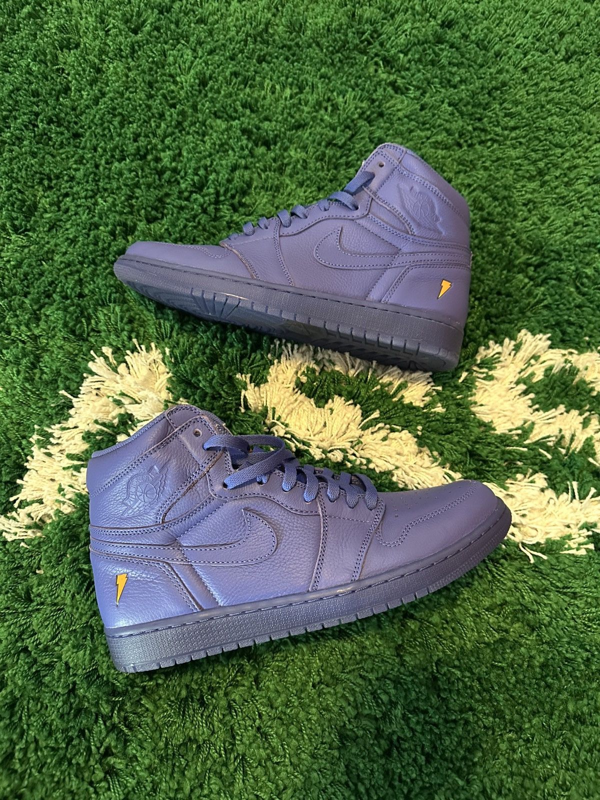 Gatorade × Jordan Brand Jordan 1 Hi Grape Gatorade 11 Size US 11 / EU 44 - 2 Thumbnail