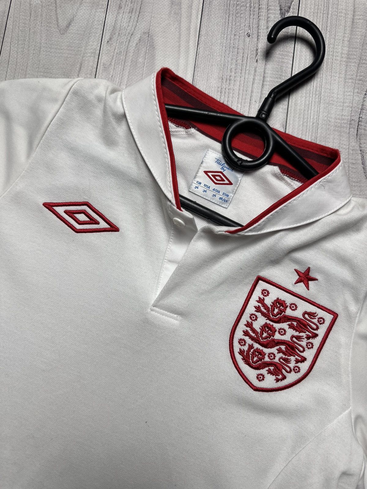 Umbro × Vintage Vintage Umbro England soccer jersey size S Size US S / EU 44-46 / 1 - 3 Thumbnail