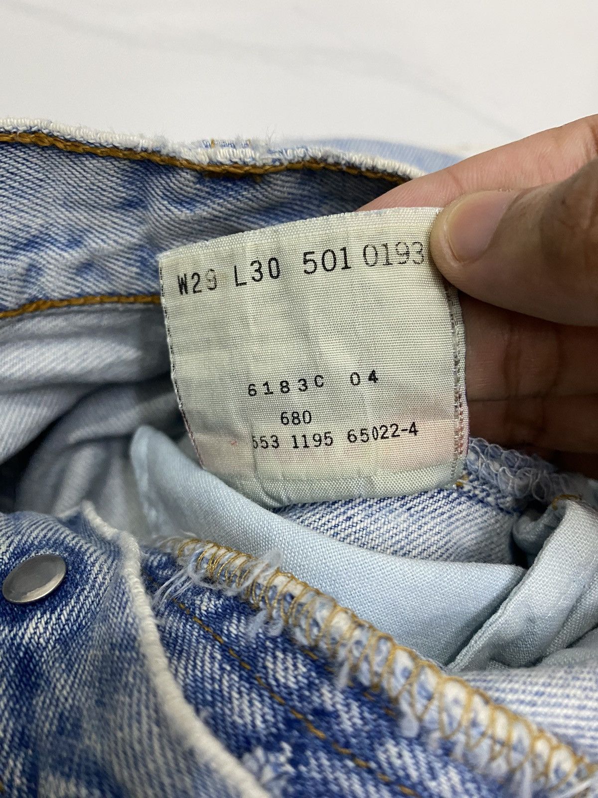 Levi's × Vintage LEVIS 501 MADE IN USA BLUE WASH DISTRESSED DENIM JEANS Size US 27 - 9 Thumbnail