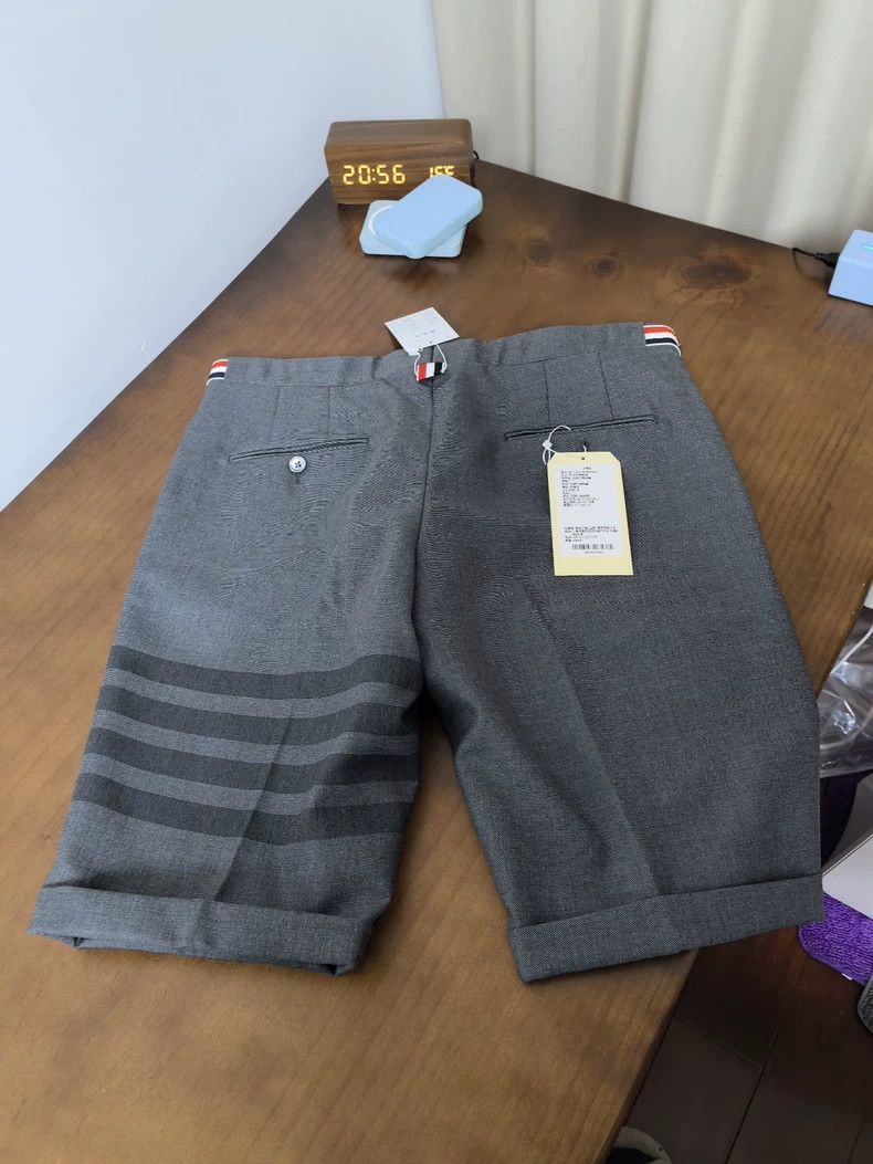 Thom Browne Thom Browne Men's Shorts-dmc Size US 30 / EU 46 - 1 Thumbnail