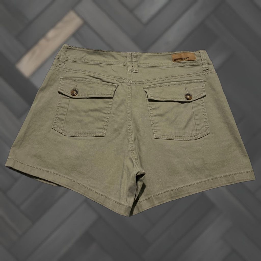 Vintage Unionbay Khaki Cargo Shorts Womens 30 W Tan Cotton Spandex Utility Hiking Size 30" / US 8 / IT 44 - 1 Thumbnail