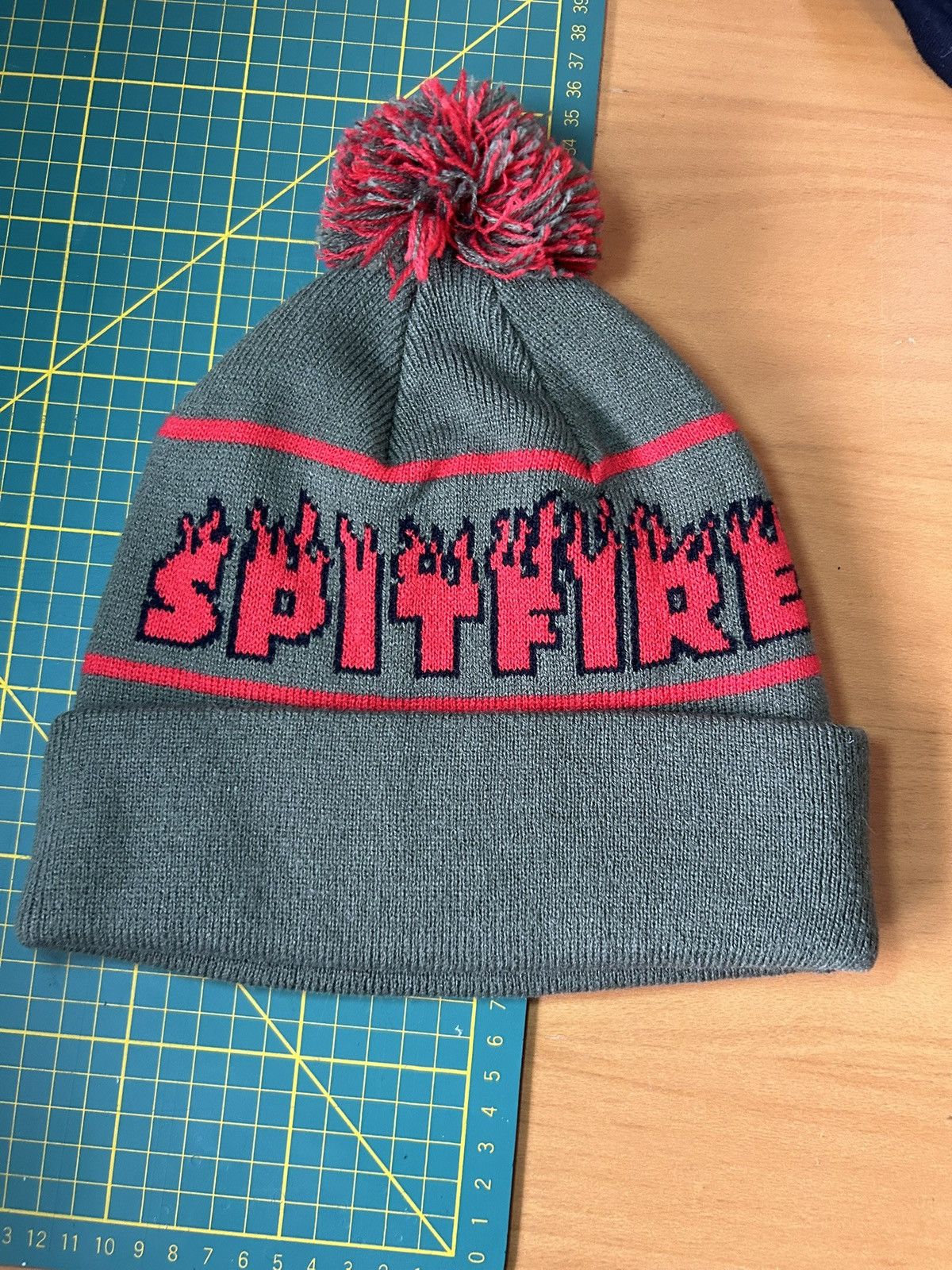 Spitfire Vintage Spitfire flame logo pom pom skater beanie Size ONE SIZE - 2 Thumbnail