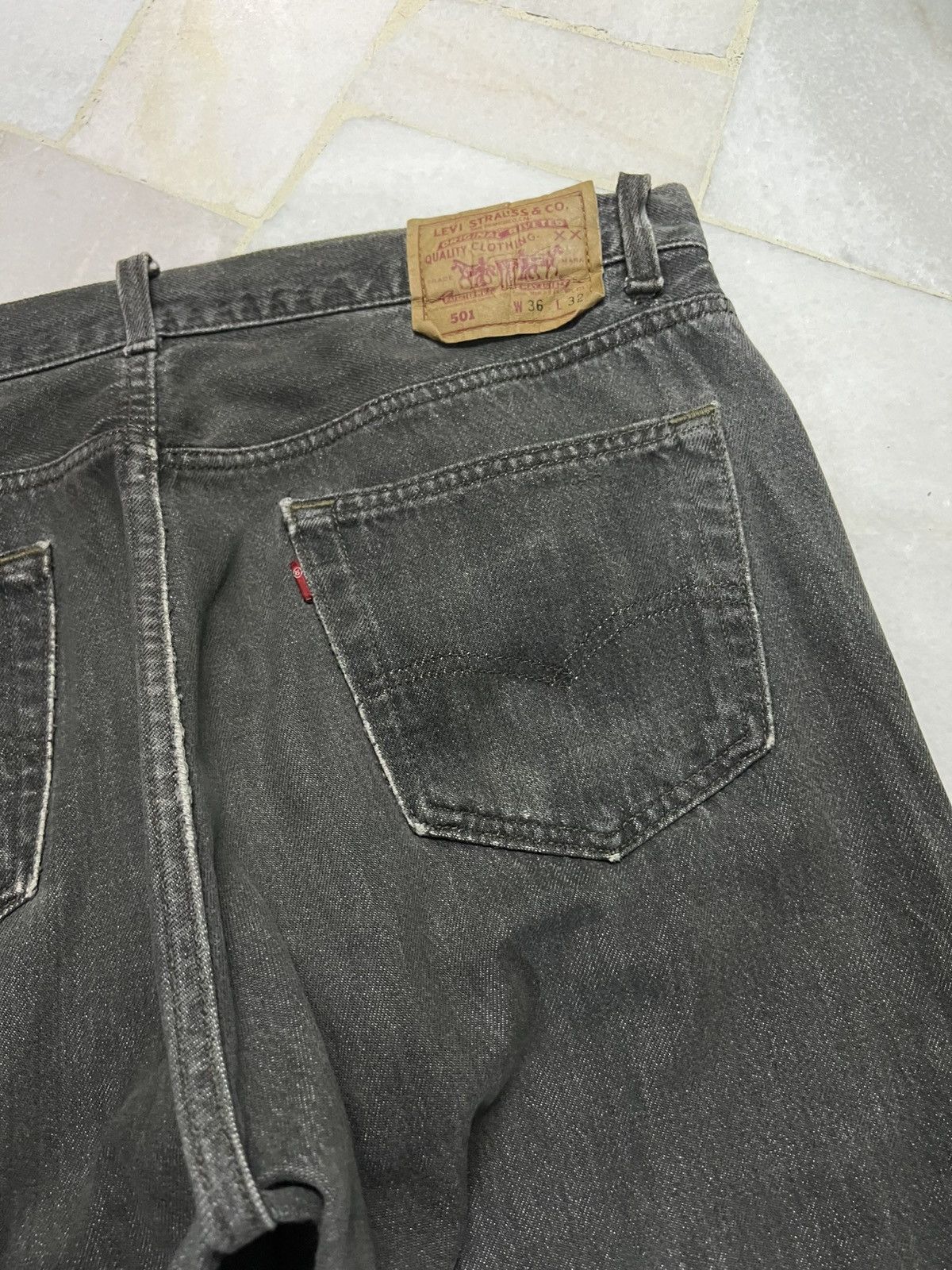 Levi's 💥90’s💥Vintage Levis 501 Faded Made In USA Distressed Jean Size US 35 - 19 Thumbnail