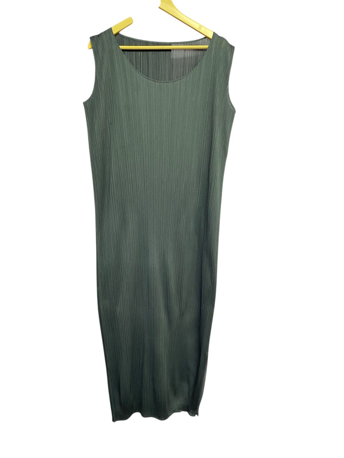 Pleats Please Issey Miyake Pleats Please Issey Miyake sleeveless pleated maxi dress Size M / US 6-8 / IT 42-44 - 5 Thumbnail