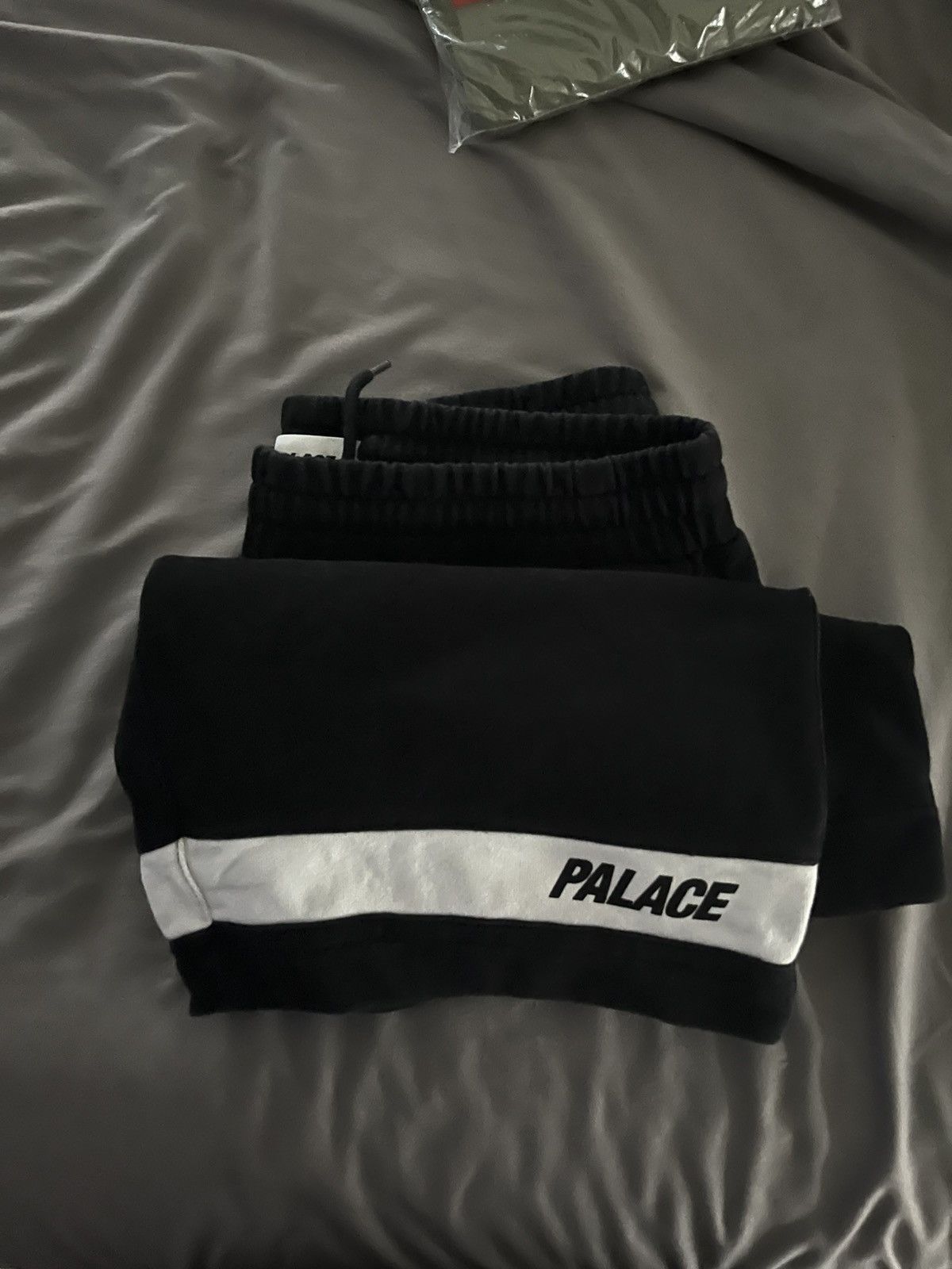Palace Palace logo shorts Size US 36 / EU 52 - 1 Thumbnail