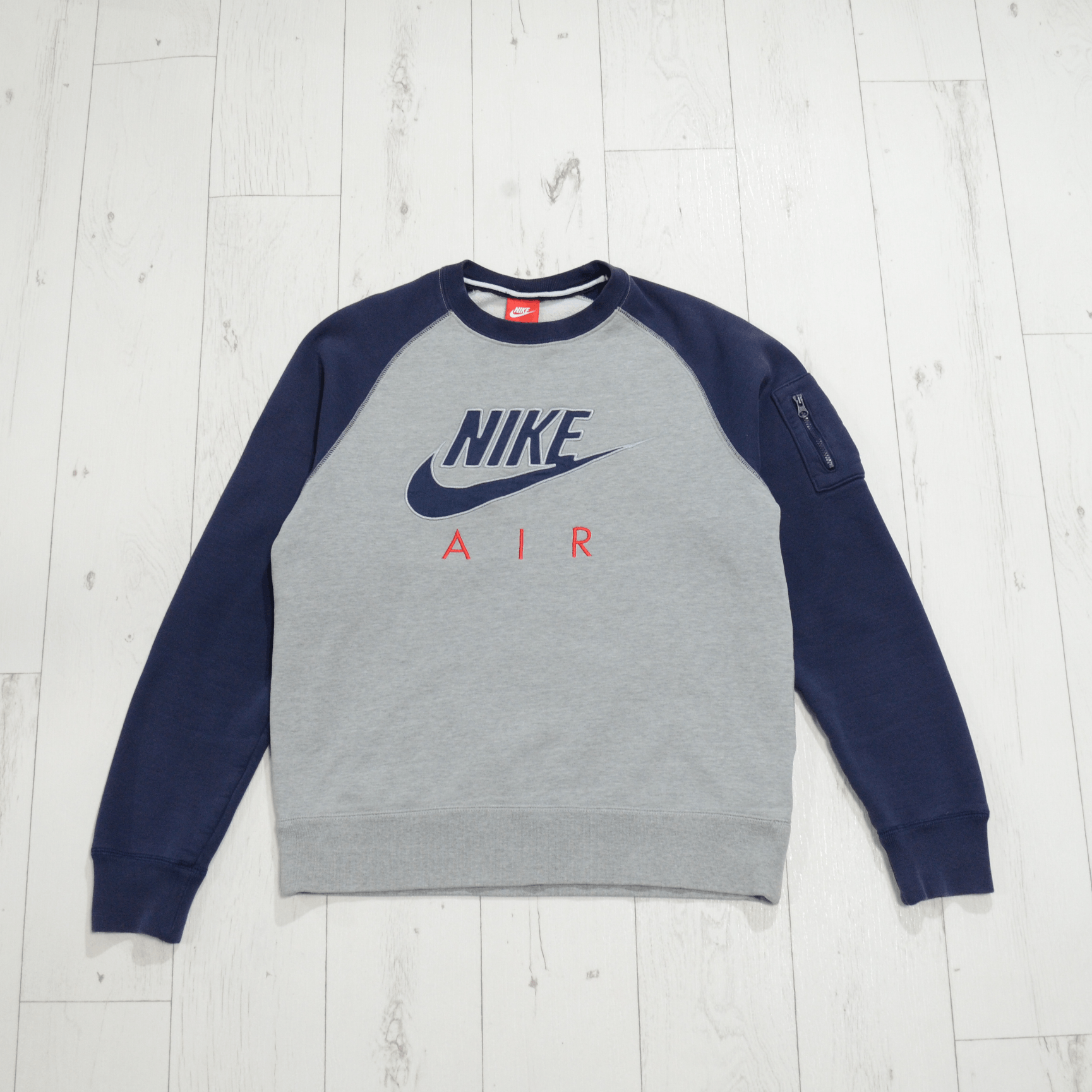 Nike RARE Nike Air Embroidery Big Swoosh Logo Sweatshirt Size US M / EU 48-50 / 2 - 1 Thumbnail