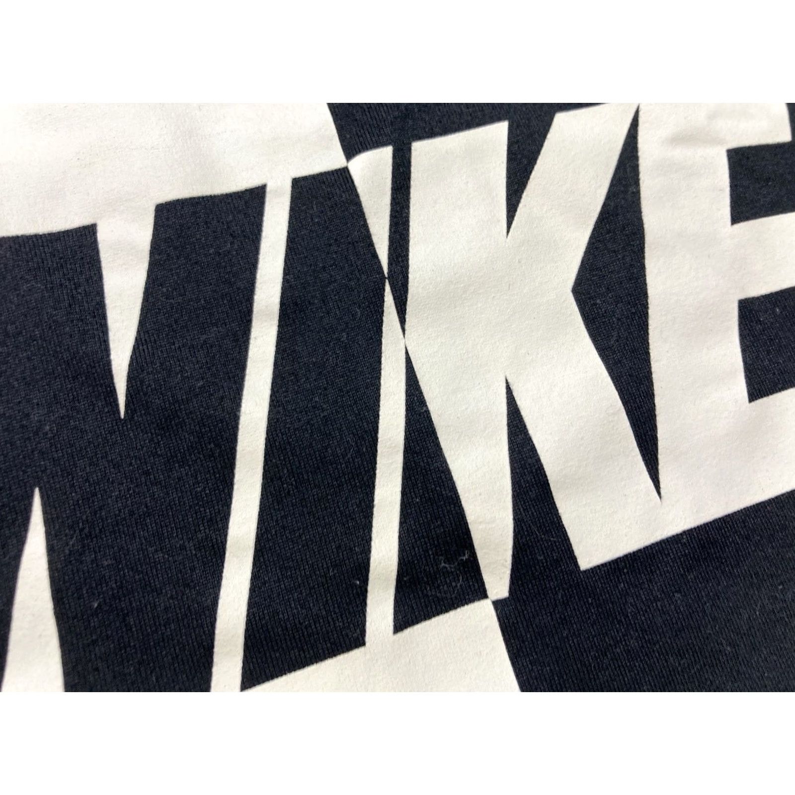 Nike Nike Dri-Fit Logo Graphic T-shirt Men L Black Short Sleeve Shirt Clothing Graphic Print Nike Dri-FIT Logo USA 90s? Size US L / EU 52-54 / 3 - 2 Thumbnail