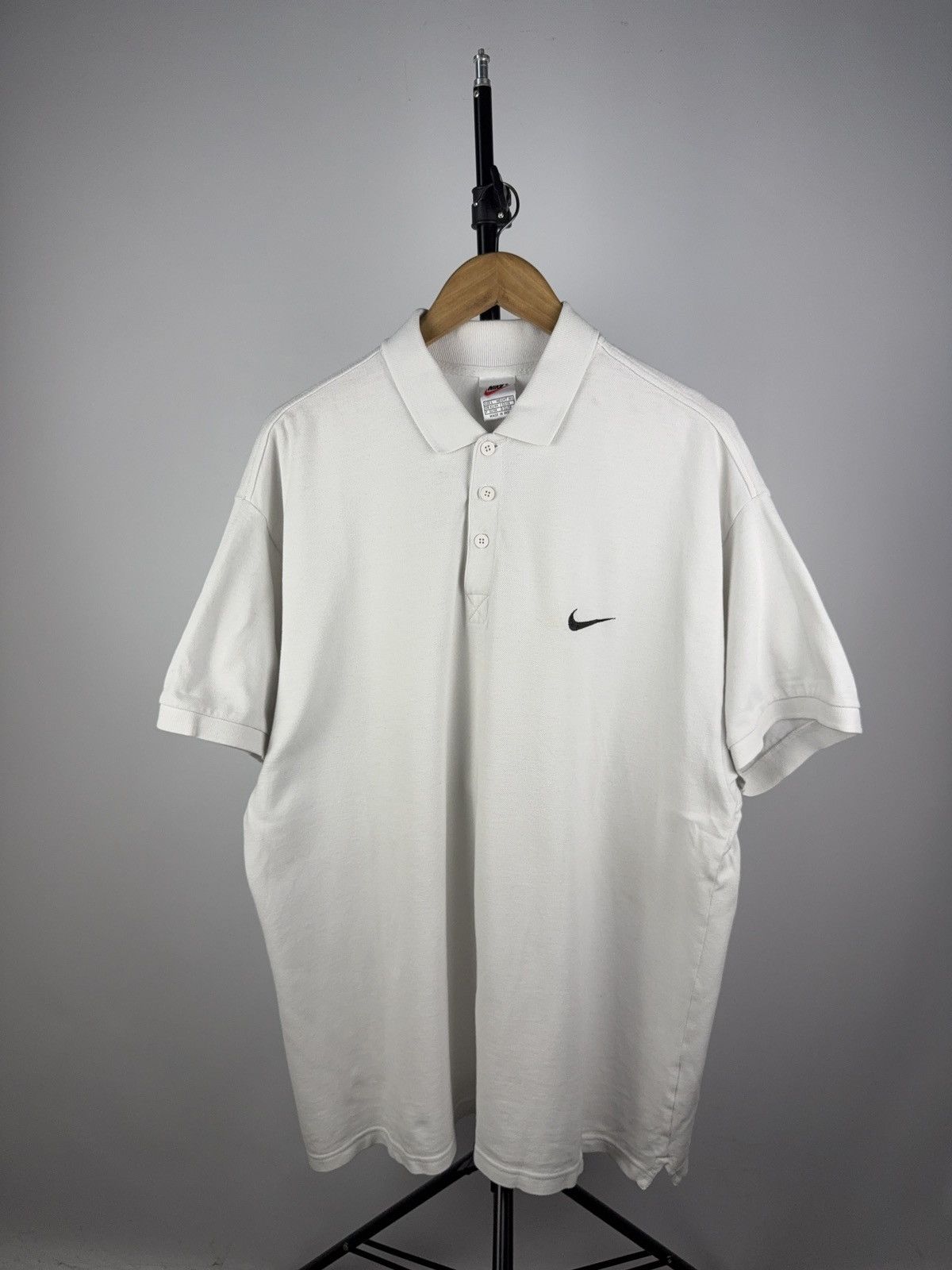 Nike × Vintage Vintage 90s Nike White Polo Shirt Swoosh Logo Made in Peru Size US L / EU 52-54 / 3 - 1 Thumbnail