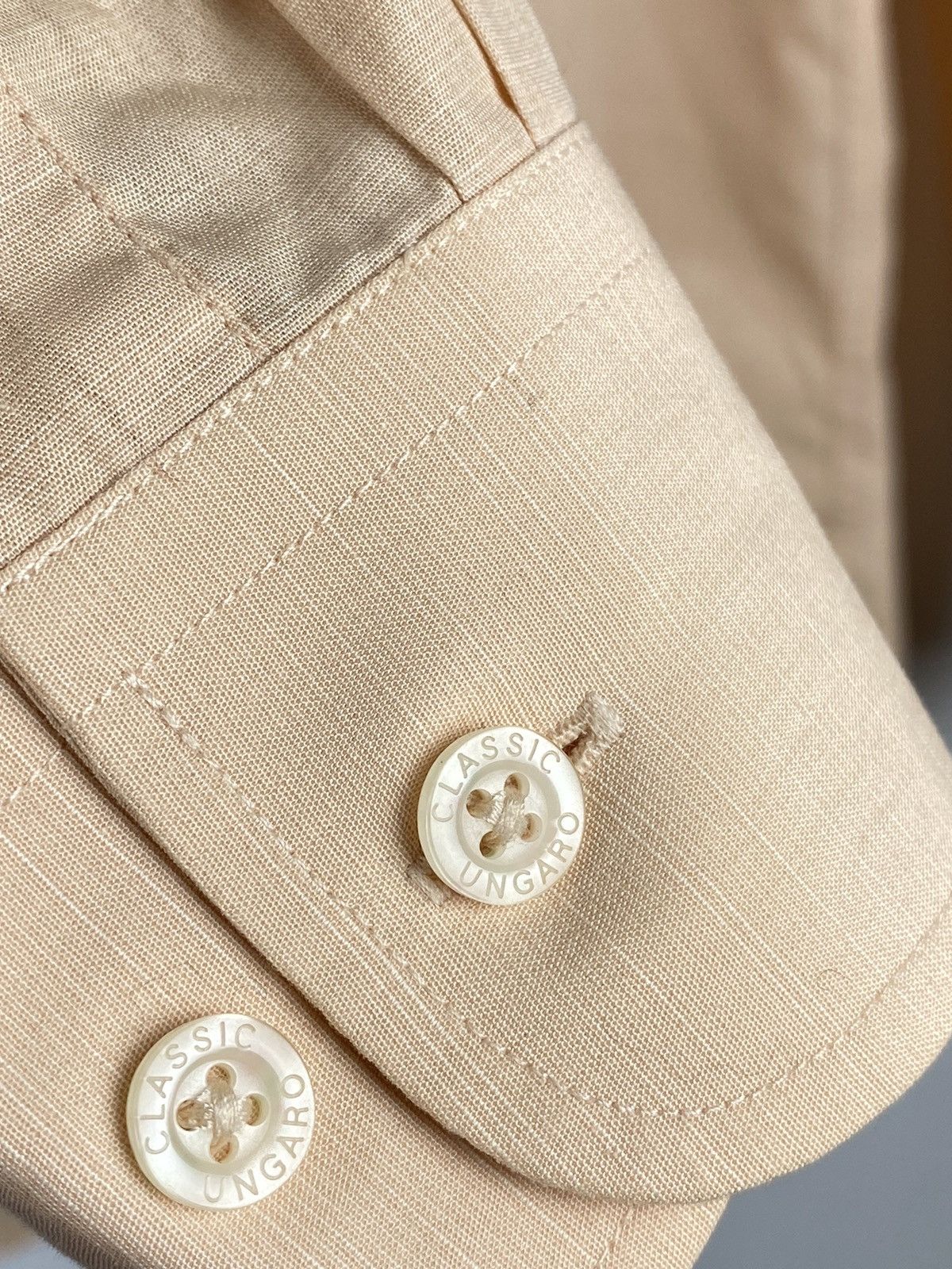 Ungaro Paris Ungaro Paris Men Shirt Button Up Cotton size 16 33 1/2 Size US M / EU 48-50 / 2 - 9 Thumbnail