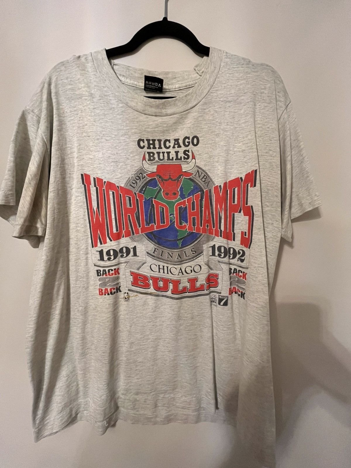 Vintage Vintage Chicago Bulls 91-92 Championship Tee Size US L / EU 52-54 / 3 - 1 Thumbnail