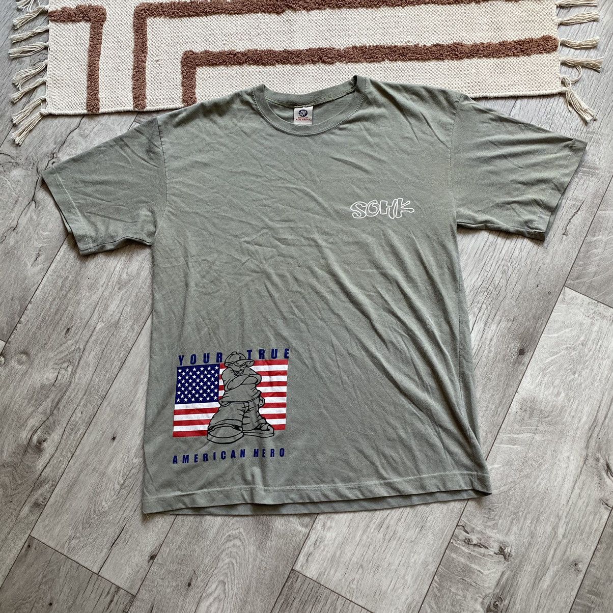 Rap Tees VINTAGE SCHOOL OF HARD KNOCKS AMERICAN HERO T SHIRT Size US L / EU 52-54 / 3 - 1 Thumbnail