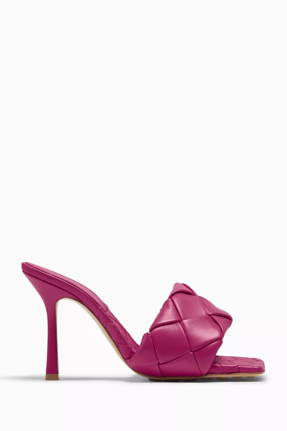 o1loc1c0824 608854 Lido Mules in Fuchsia