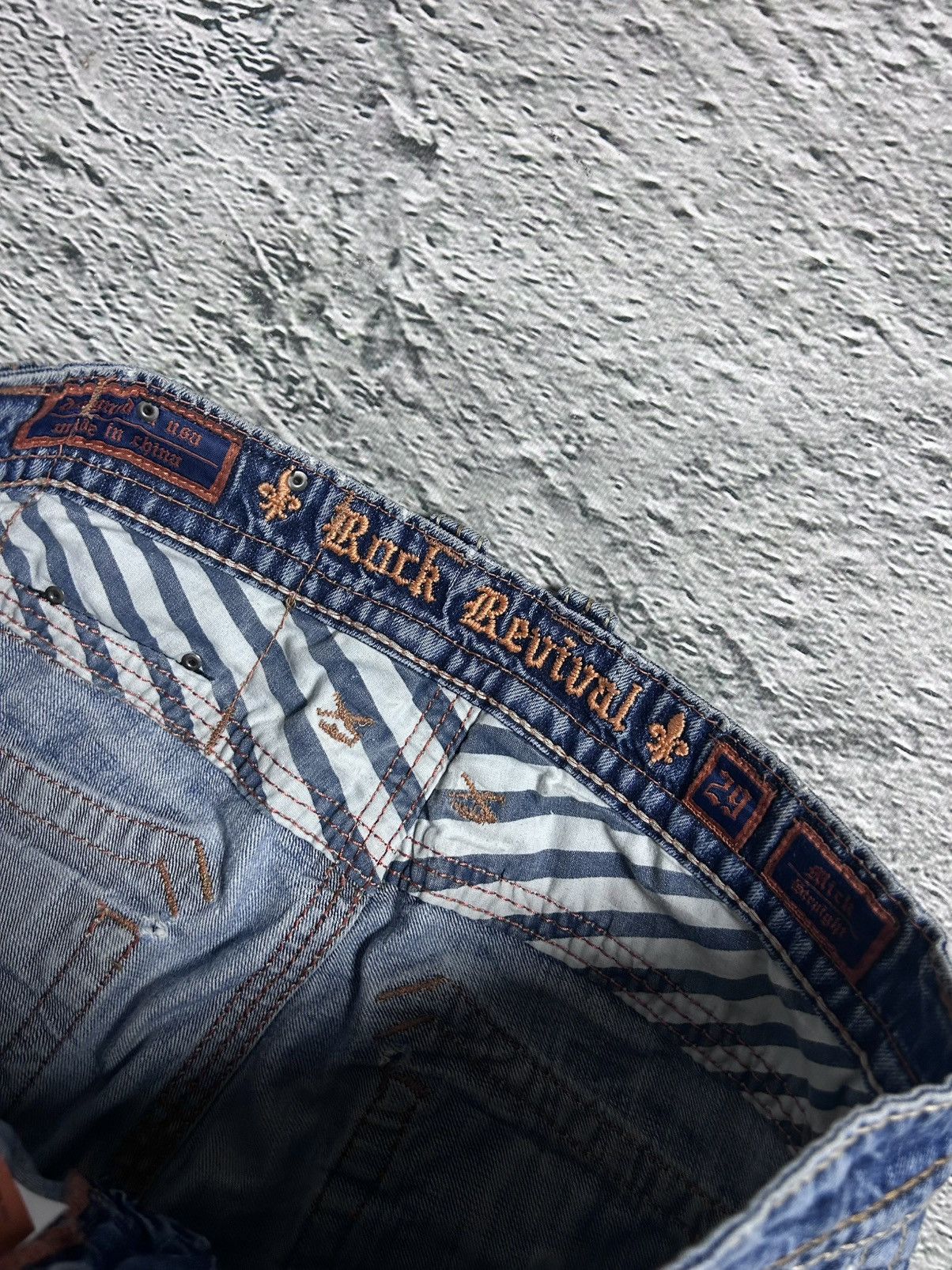 Rock Revival Rock Revival vintage blue jeans Y2K flared Size US 29 - 10 Thumbnail