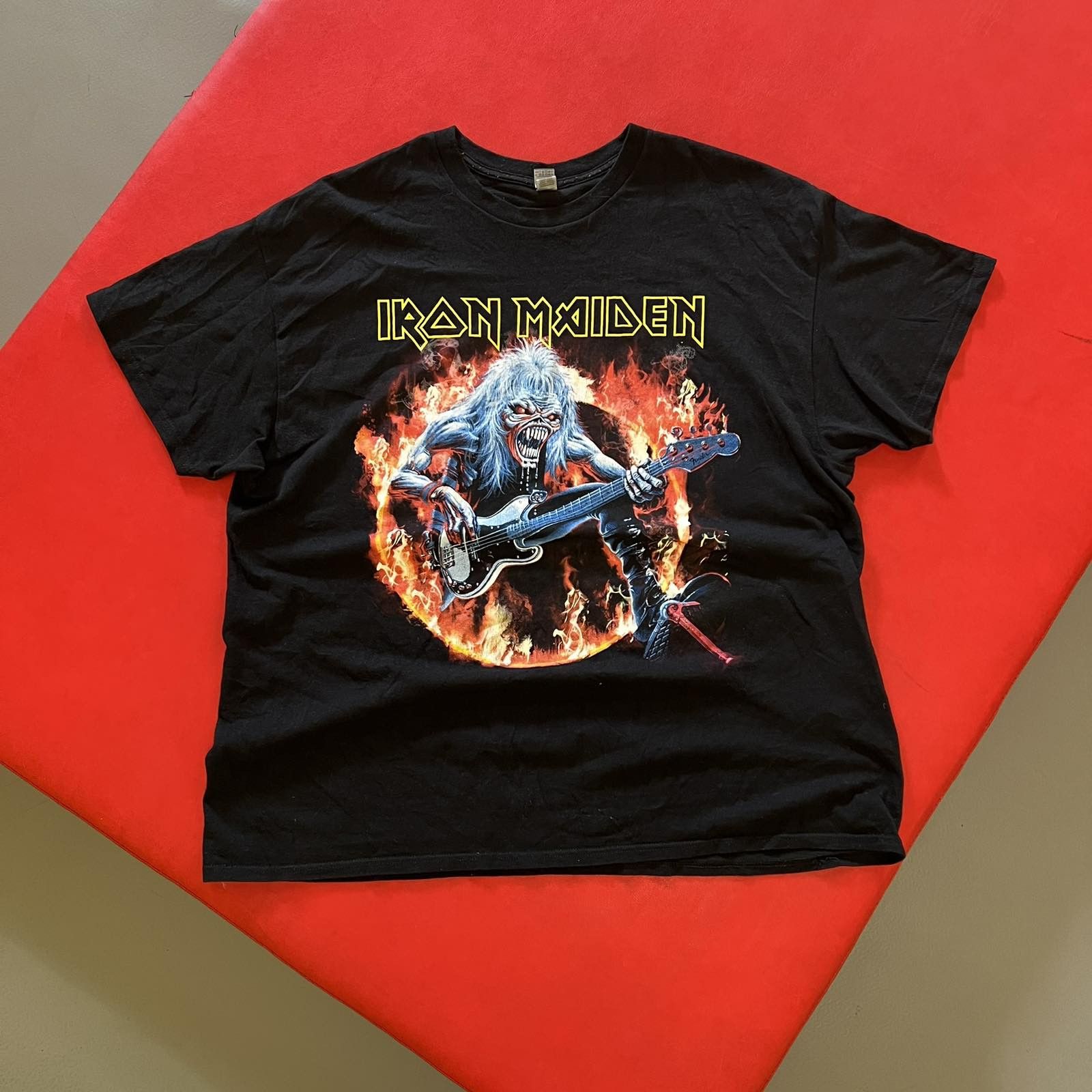 Vintage Vintage Iron Maiden y2k t-shirt original Sz XL Size US XL / EU 56 / 4 - 1 Thumbnail