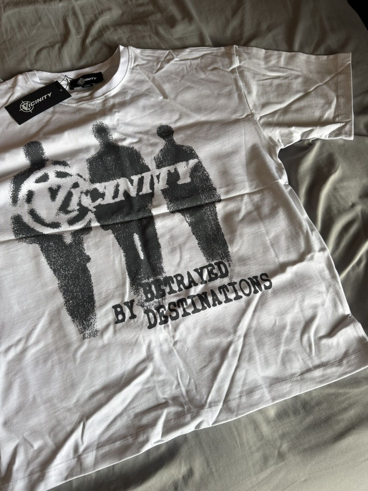 Other Vicinity White T-Shirt Size US XL / EU 56 / 4 - 3 Thumbnail