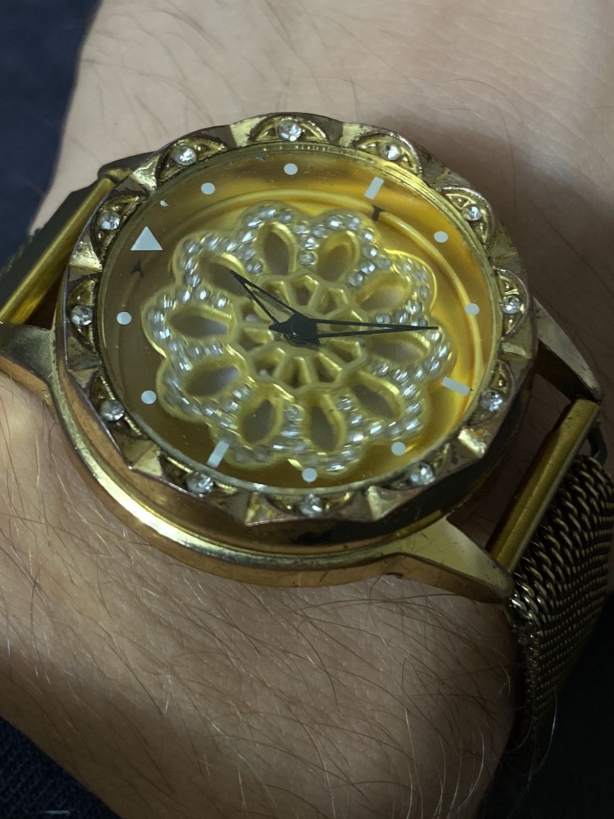 Japanese Brand Vintage Spinning Flower Dial Watch Size ONE SIZE - 11 Thumbnail