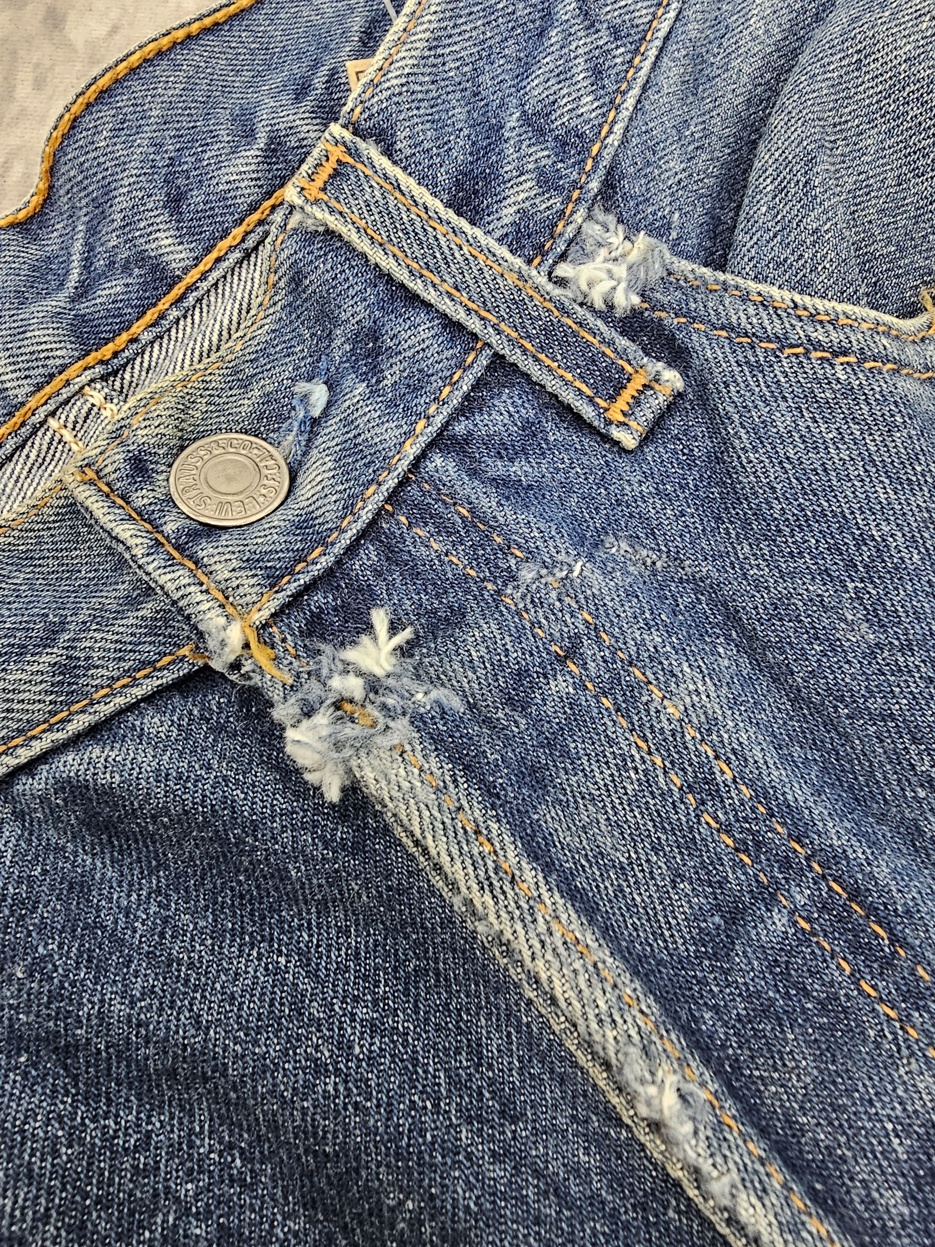 Levi's Vtg 90's LEVIS 501 Ripped Distressed Jean Size 31X29.5 L0421 Size US 31 - 12 Thumbnail