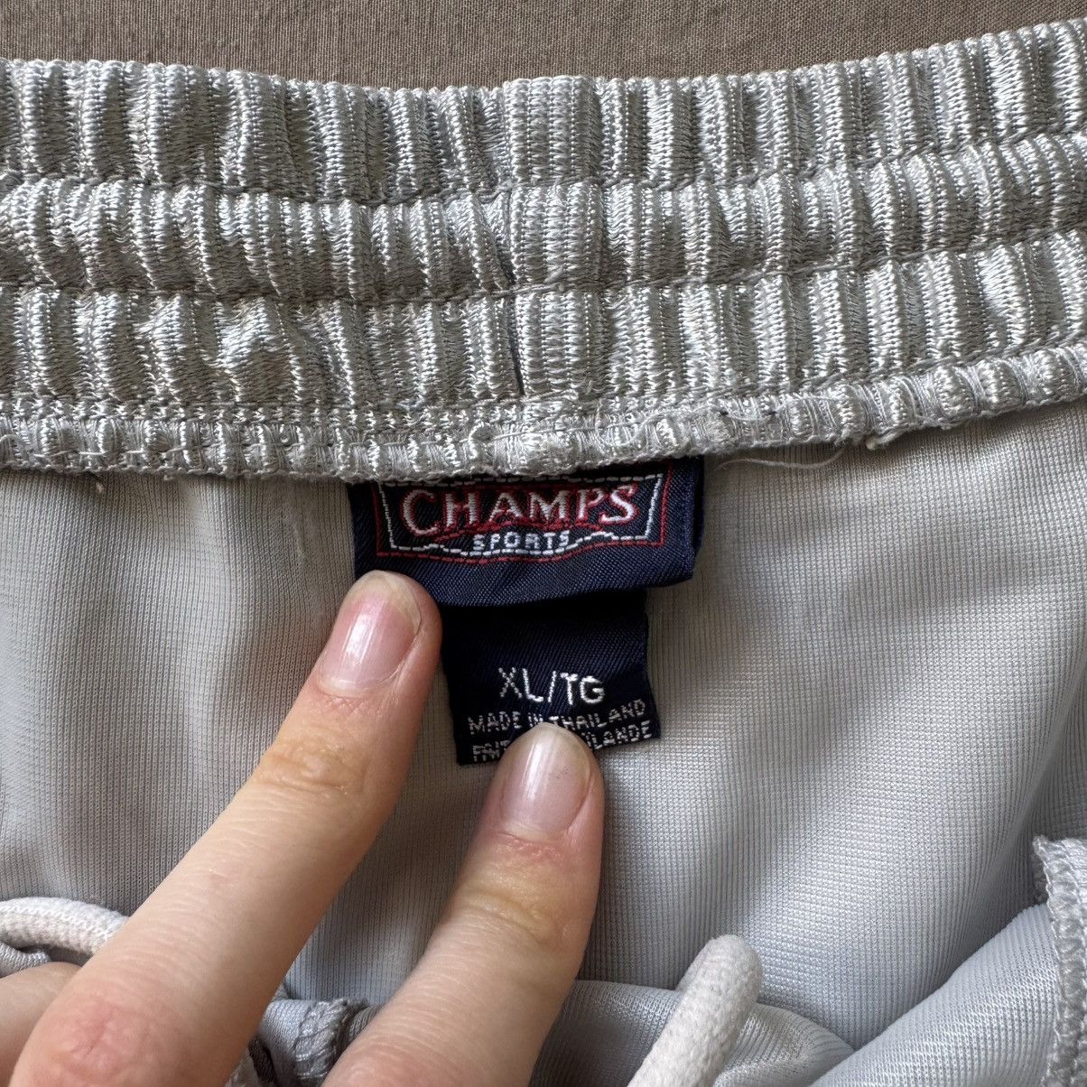 Champs Sport × Vintage Vintage Champs Sports Basketball Shorts Size US 38 / EU 54 - 4 Thumbnail