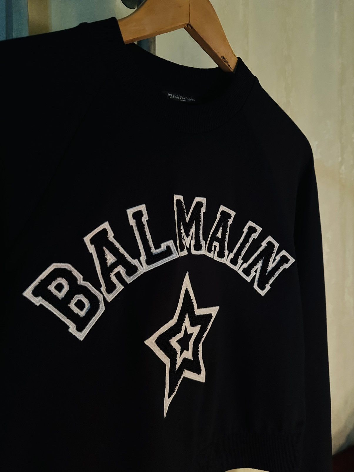 Balmain Balmain Logo Crop Crewneck Sweater Size S / US 4 / IT 40 - 4 Thumbnail