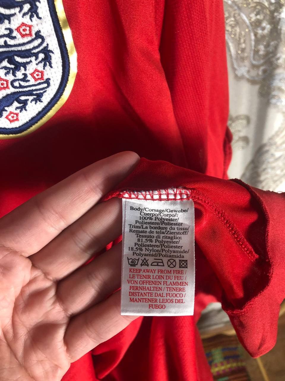 Umbro VINTAGE UMBRO ENGLAND RETRO SOCCER JERSEY MANCHESTER Y2K 90s Size US L / EU 52-54 / 3 - 6 Thumbnail