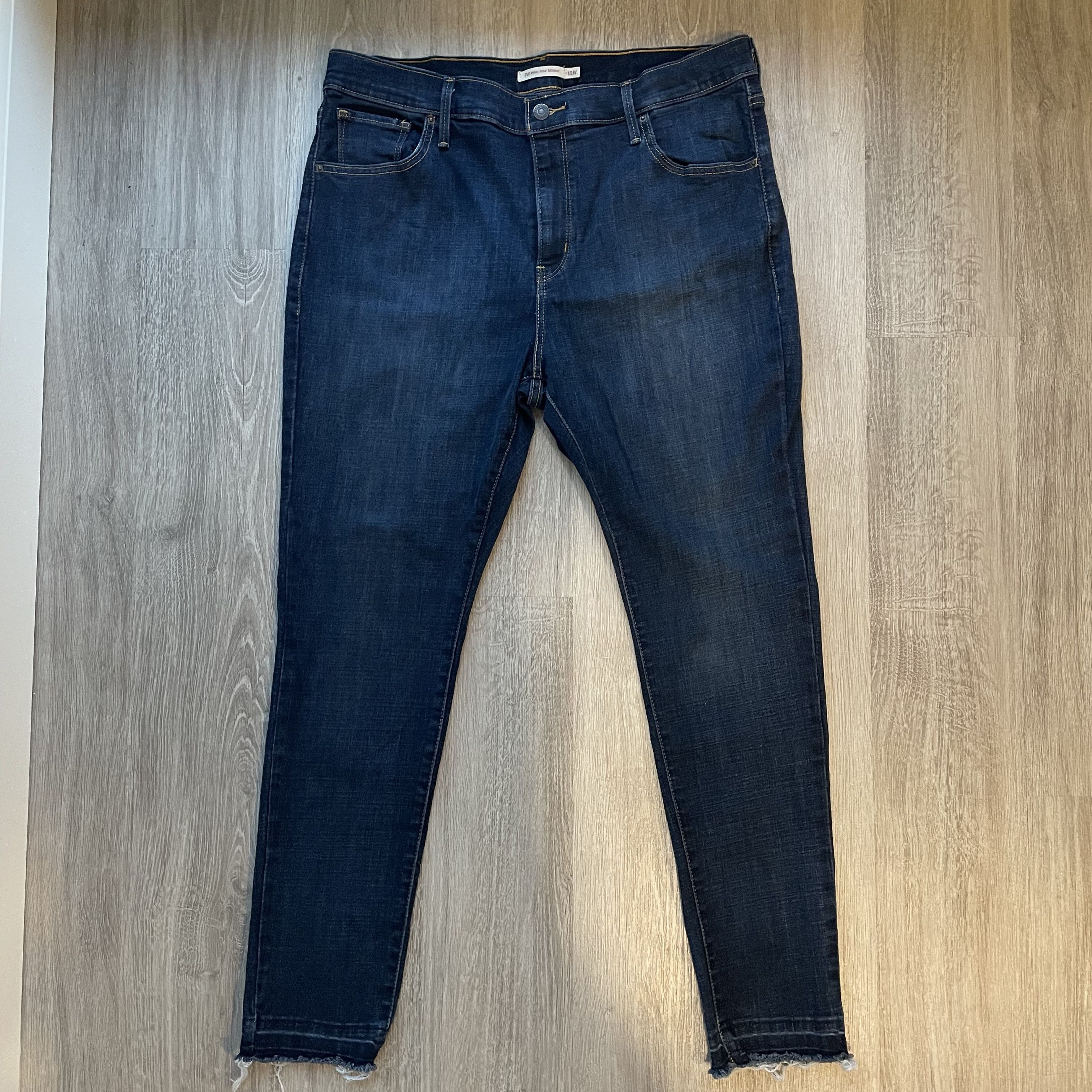 Levi's Levi's 721 High Rise Skinny Jeans Raw Hem Blue 18W Size 40" / US 18 - 2 Thumbnail