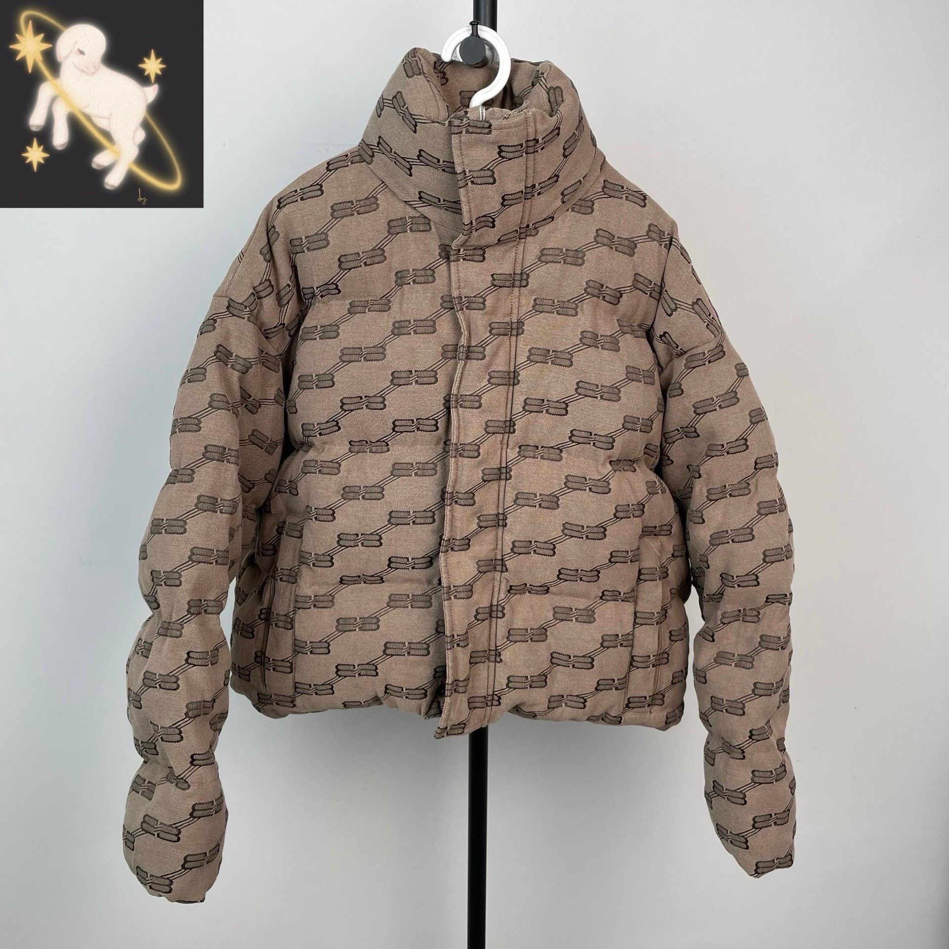 Balenciaga Balenciaga Beige Down Jacket 36 Women Size S / US 4 / IT 40 - 1 Thumbnail