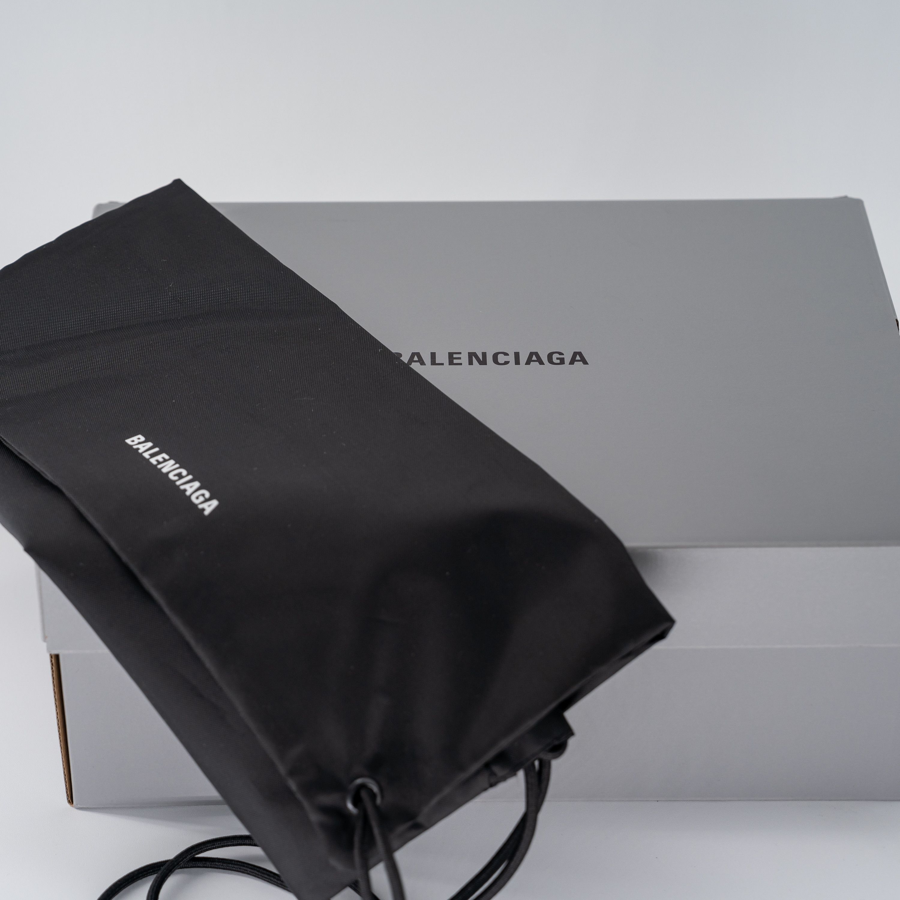 Balenciaga size EU 42 US 12 Balenciaga Triple S White Womens Sneakers Size US 12 / IT 42 - 8 Thumbnail