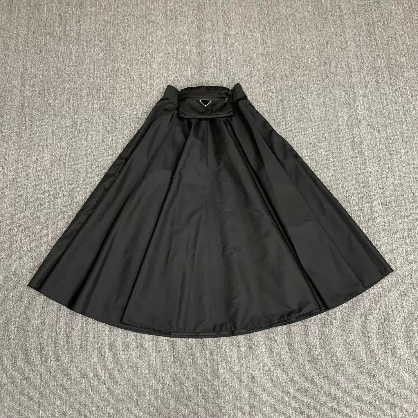 Prada Prada women's black nylon triangle logo skirt Size 25" / US 0 / IT 36 - 1 Thumbnail