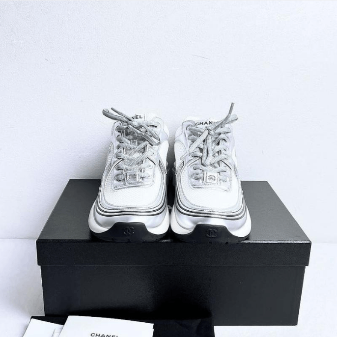 Chanel Chanel Low-Top Sneakers Size US 9.5 / IT 39.5 - 2 Thumbnail