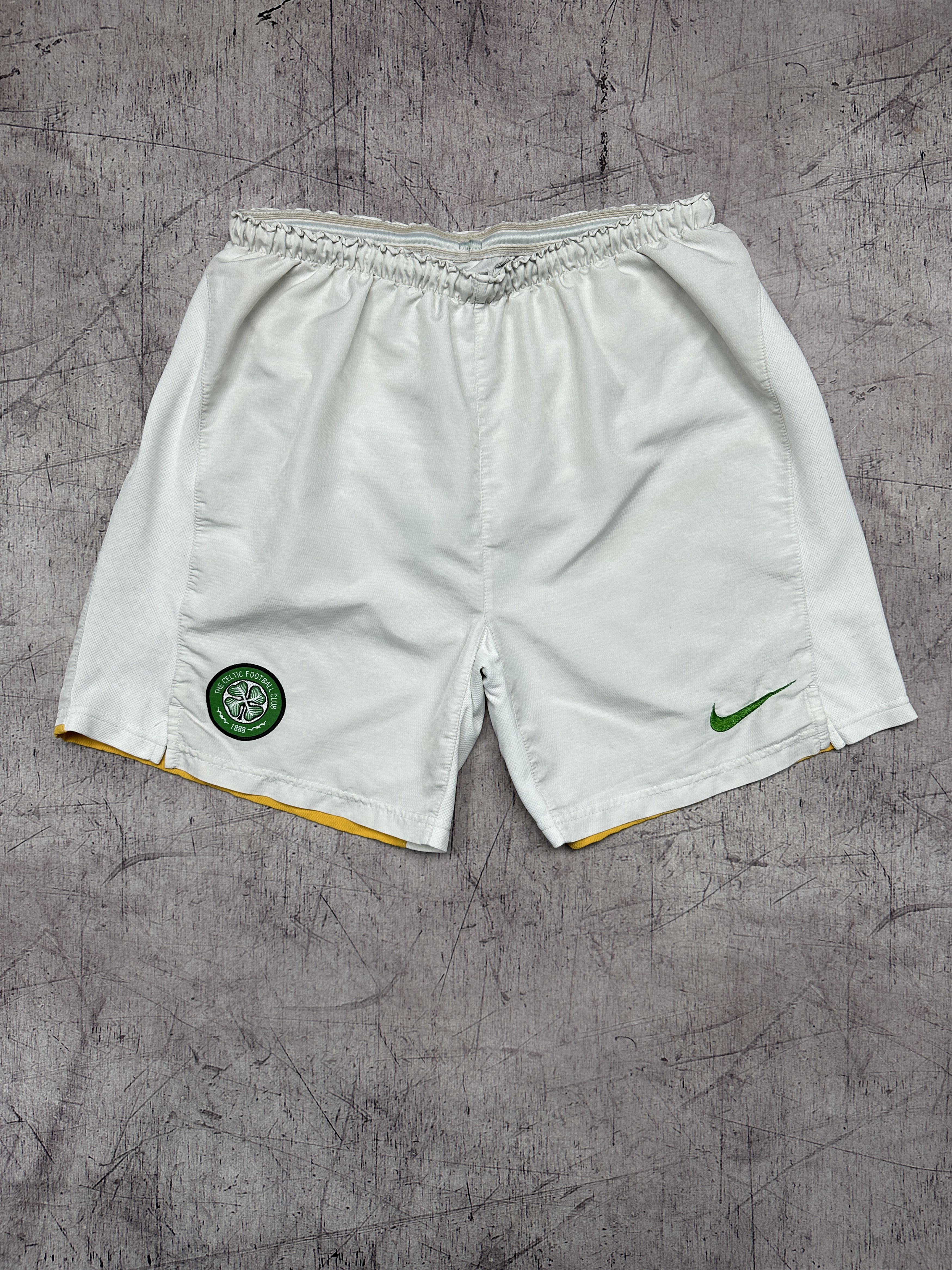 Nike Nike Celtic FC Vintage Mens Soccer Football Shorts Size US 30 / EU 46 - 1 Thumbnail