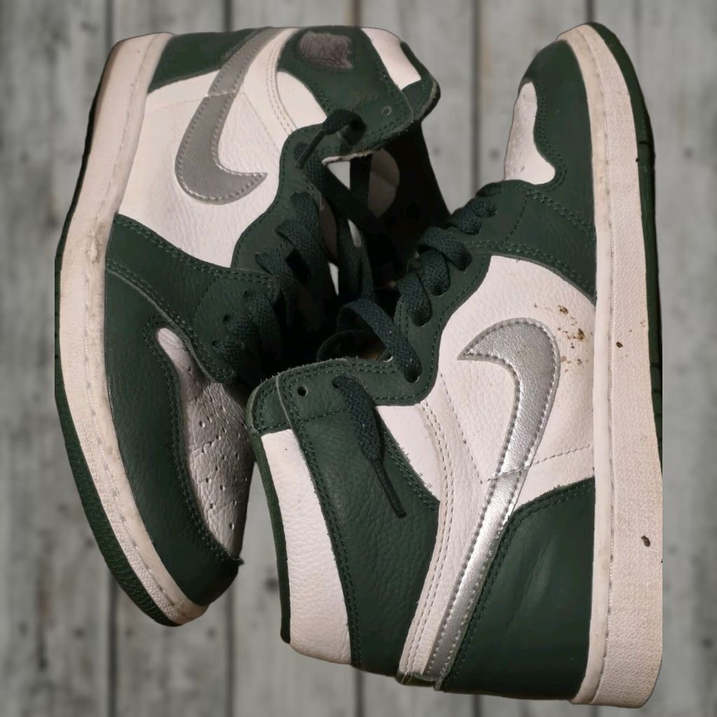 Jordan Brand Jordan 1 Retro High OG Sneaker Men Green 8.5 Air Jordan 1 High Top Rubber Outsole Leather Foam Lining Basketball Athletic Retro 2025 DZ5485 303 Size US 9 / EU 42 - 1 Thumbnail