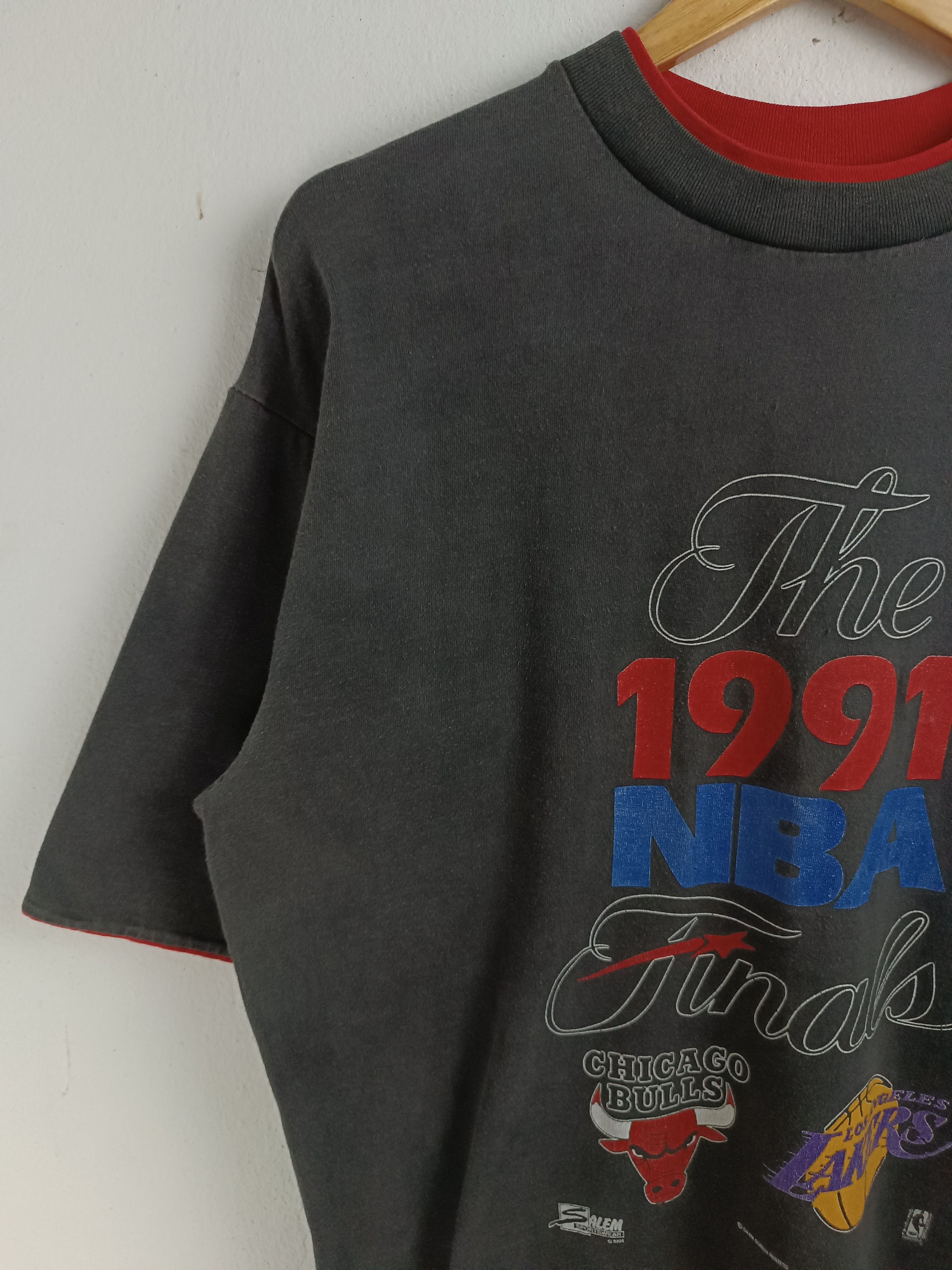NBA VINTAGE THE 1991 NBA FINALS BULLS VS LAKERS DOUBLE LAYER TEE Size US XL / EU 56 / 4 - 5 Thumbnail