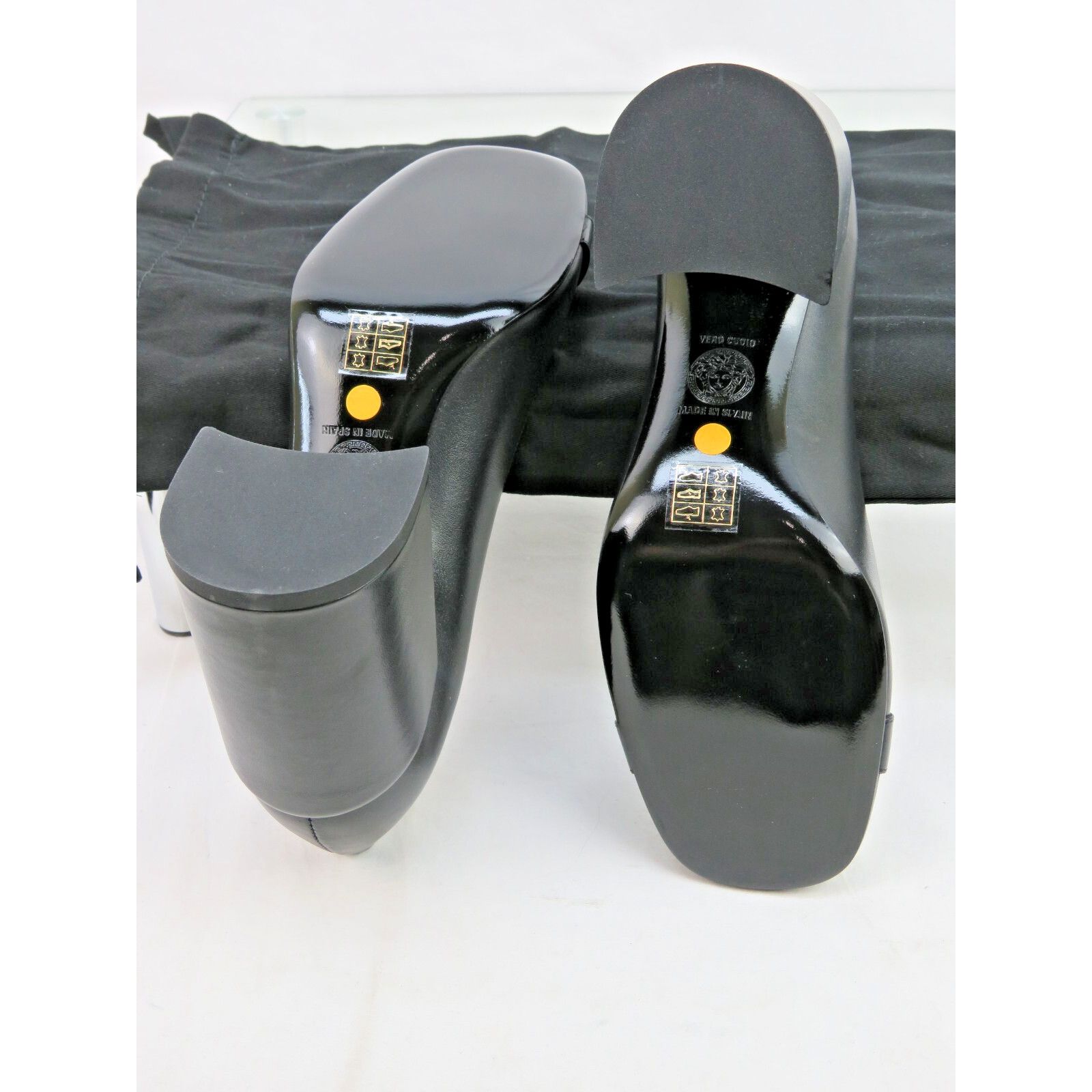Versace VERSACE BLACK LEATHER GOLD MEDUSA HEAD LOGO HEEL PUMPS 37 7 Size US 7 / IT 37 - 8 Thumbnail