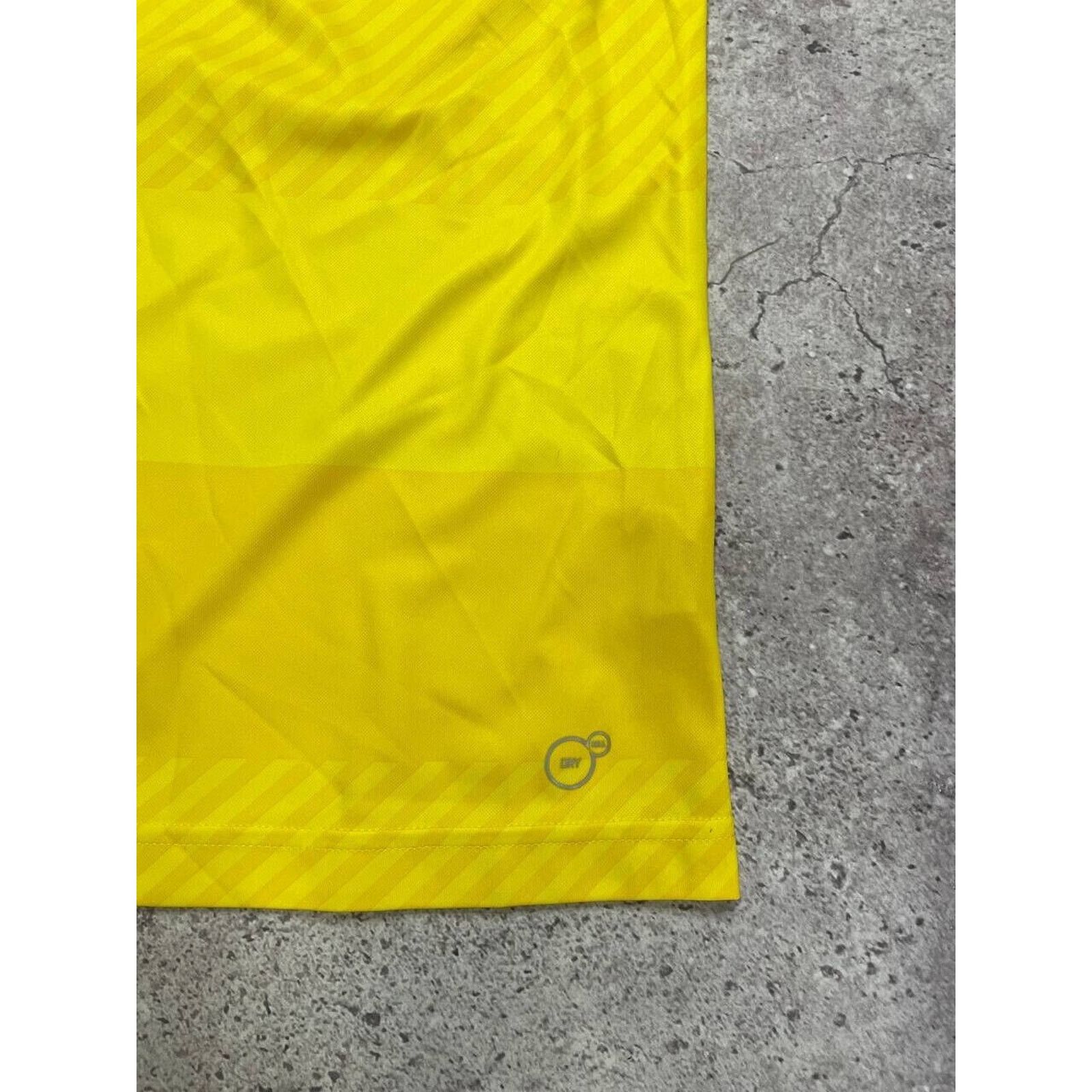 Puma Vintage Borussia Dortmund Yellow Soccer Jersey M Puma BVB Size US M / EU 48-50 / 2 - 5 Thumbnail
