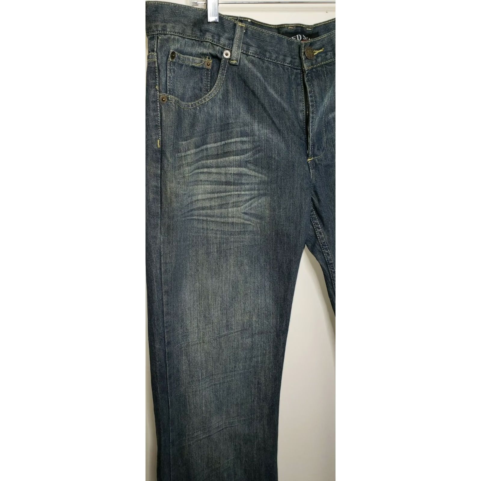 J Brand Red Snap Jeans Distressed Embroidered 5-Pocket Relaxed Straight Size 36 x 32 Blue Denim Men Jeans Size US 36 / EU 52 - 3 Thumbnail