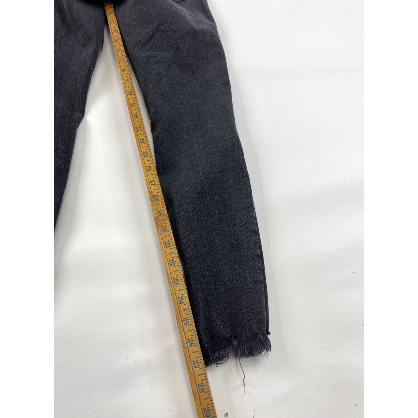 Madewell Madewell Jeans Womens 26 Black 9 inch Mid Rise Skinny Pockets Slimming jeans Size 26" / US 2 / IT 38 - 5 Thumbnail