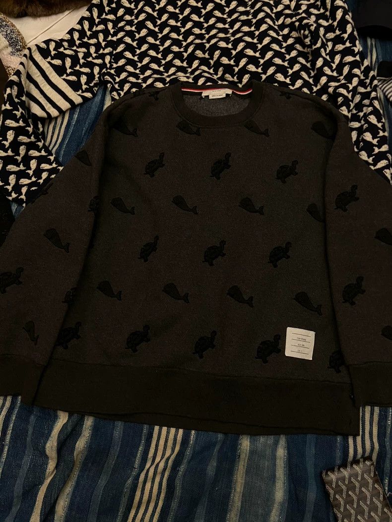Thom Browne Thom Browne size3 Whale turtle embroidered turtleneck Size US L / EU 52-54 / 3 - 1 Thumbnail