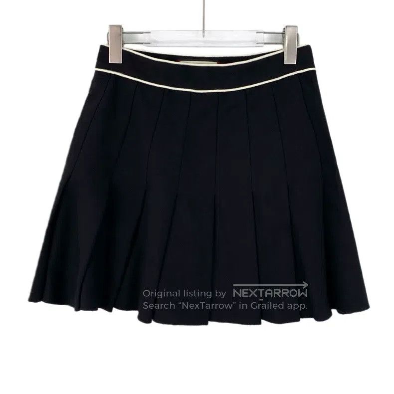 Other Gucci Black wool casual pleated skirt Size 27" / US 4 / IT 40 - 1 Thumbnail