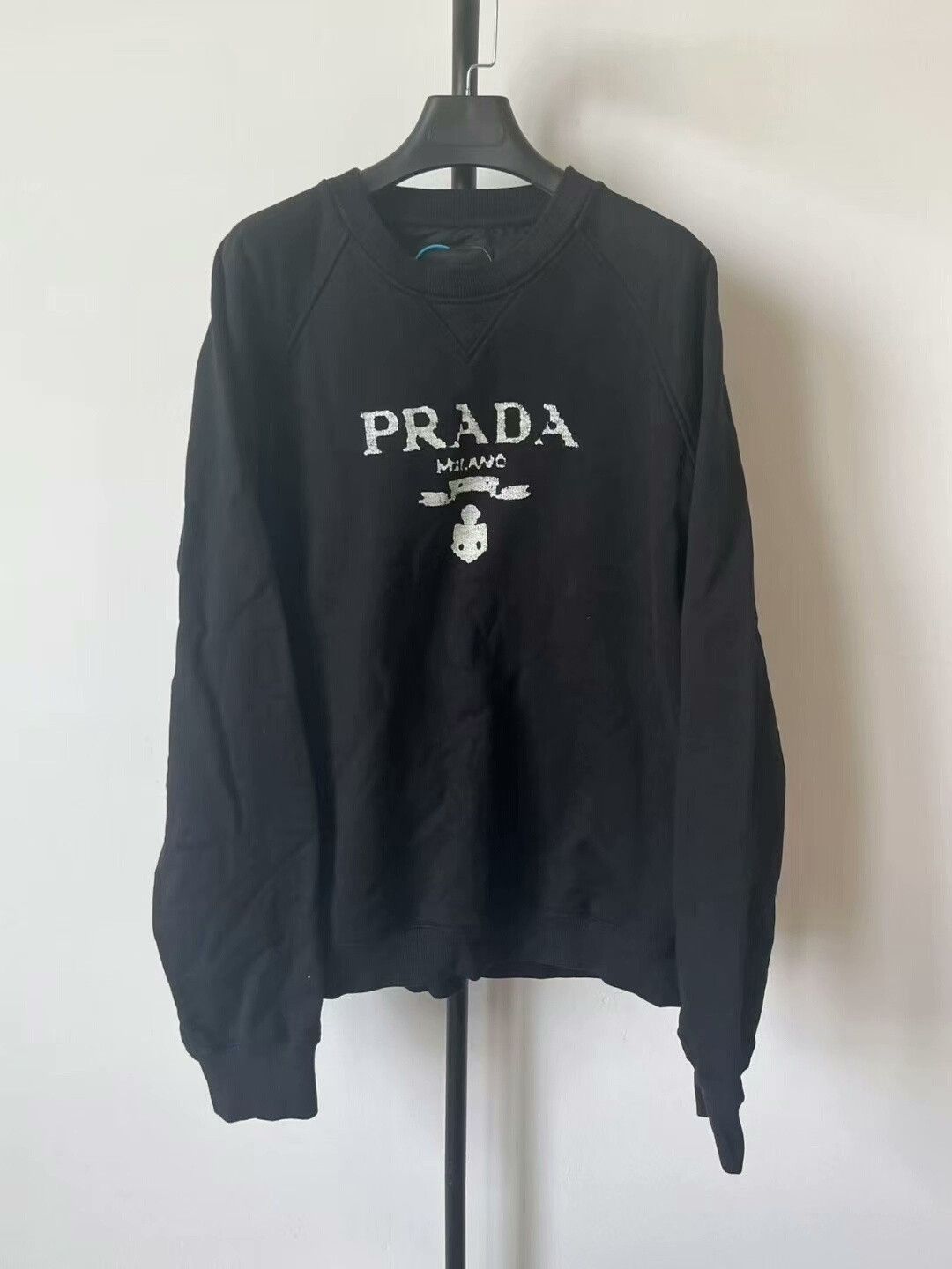 Prada prada black logo crewneck sweatshirt unisex Size US XL / EU 56 / 4 - 1 Thumbnail